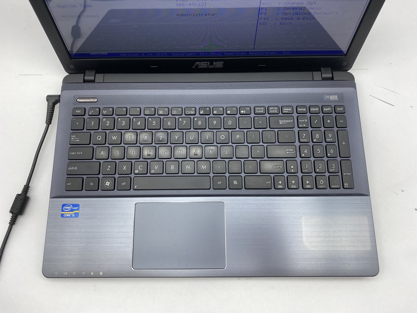 Asus U57A Laptop Intel Core i5 2450M 2.5GHz 6GB RAM 750GB HDD No OS