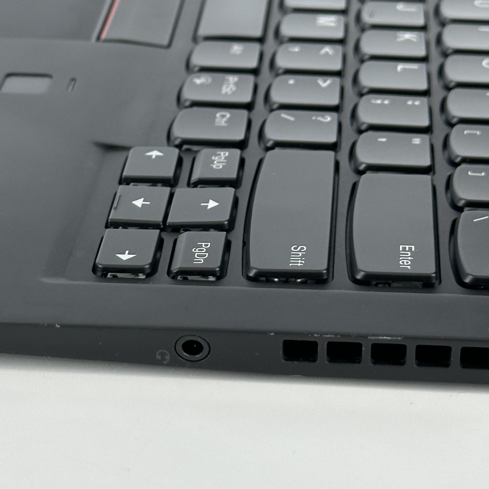 Lenovo ThinkPad X1 Carbon Gen 6 14 Black FHD i5-8350U 1.70GHz 8GB 256GB SSD Good
