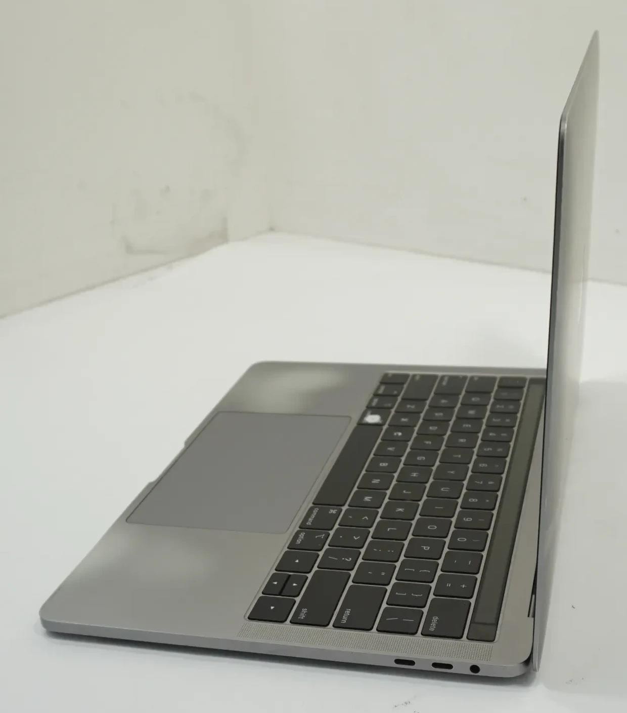 Apple MacBook Pro 2018 A1989 13.3″ Retina i5-8259U 2.3GHz 16GB 256GB Laptop