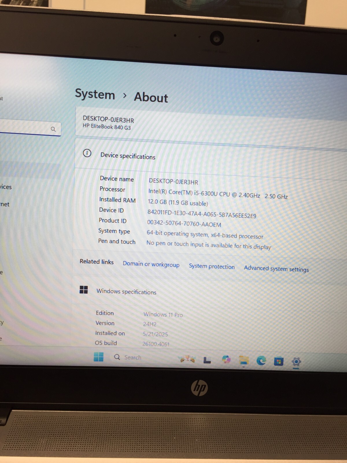 HP EliteBook 840 G3 14″ Core i5 6th gen 2.40GHz 12GB RAM 256GB SSD