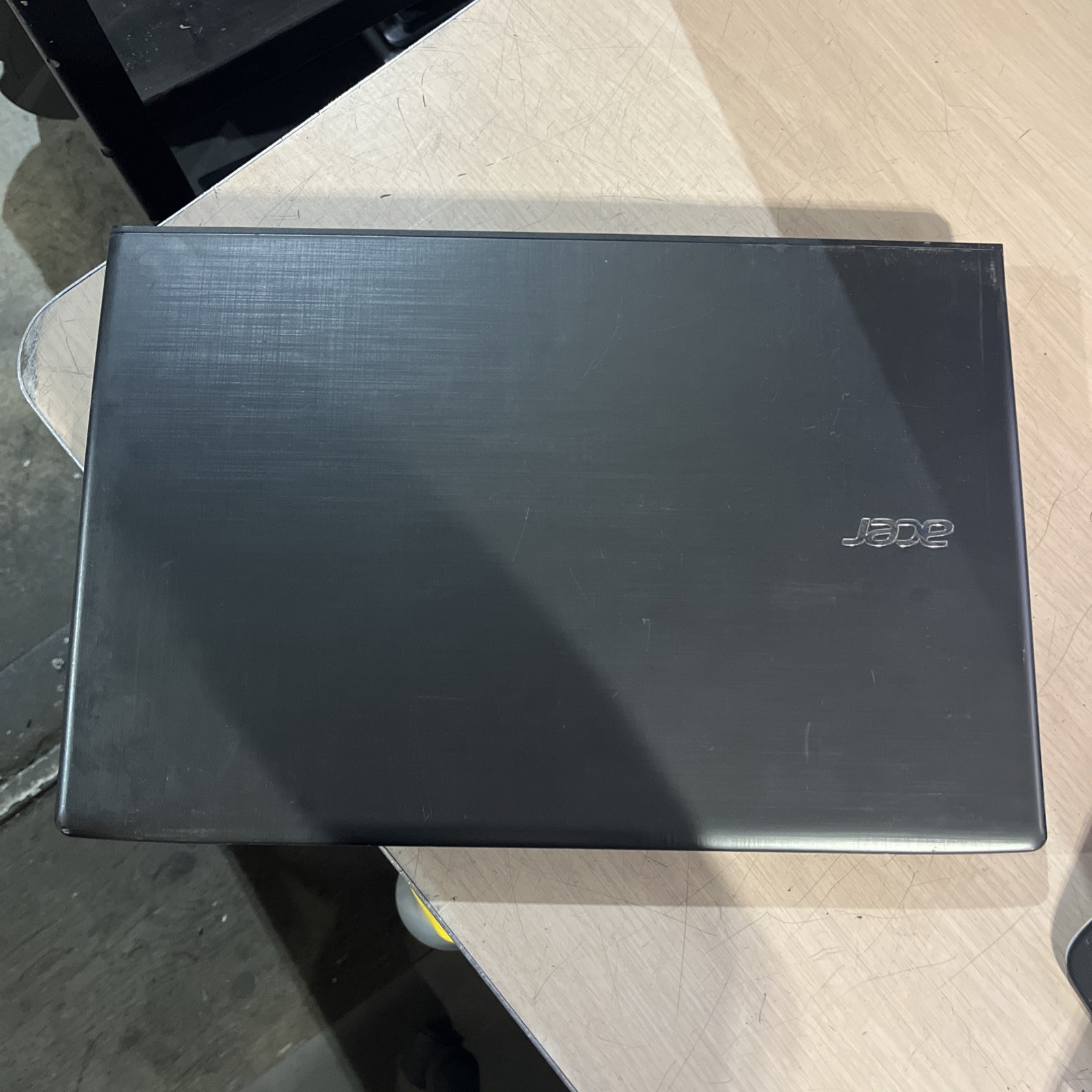 ACER ASPIRE E5-575 INTEL CORE I3 7TH GEN 4GB RAM NO HD