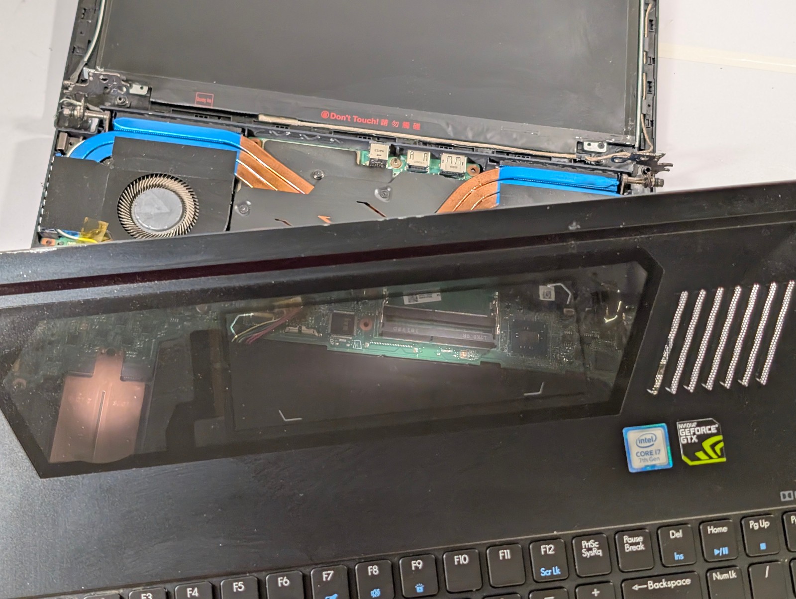 Acer Predator Triton 700 PT715-51 i7-7700HQ NO RAM NO HDD NO SSD NO OS; for part