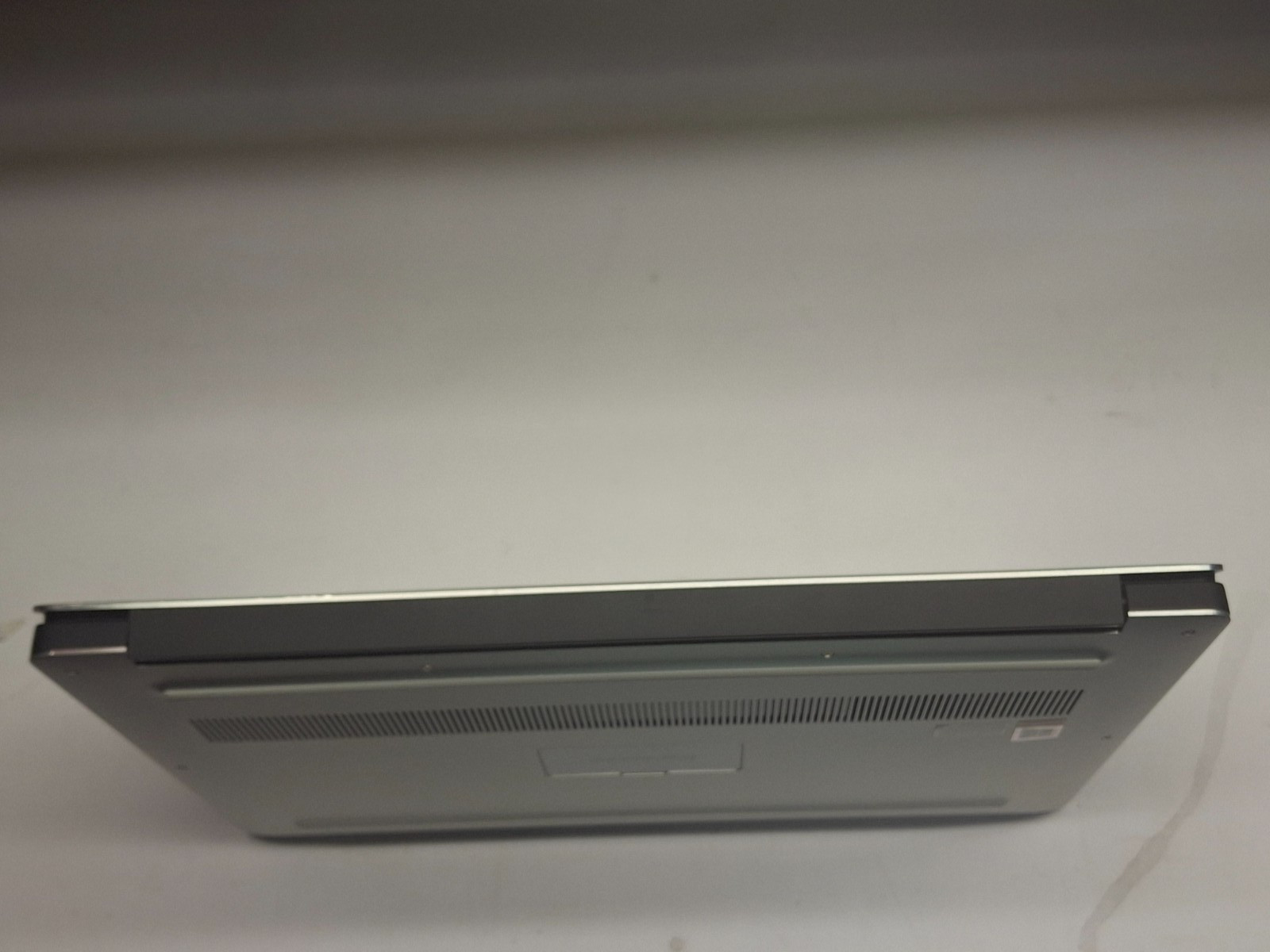 Dell Precision 5540 Intel Core i7-9850H NVIDIA Quadro T1000 32GB 256GB SSD W11P