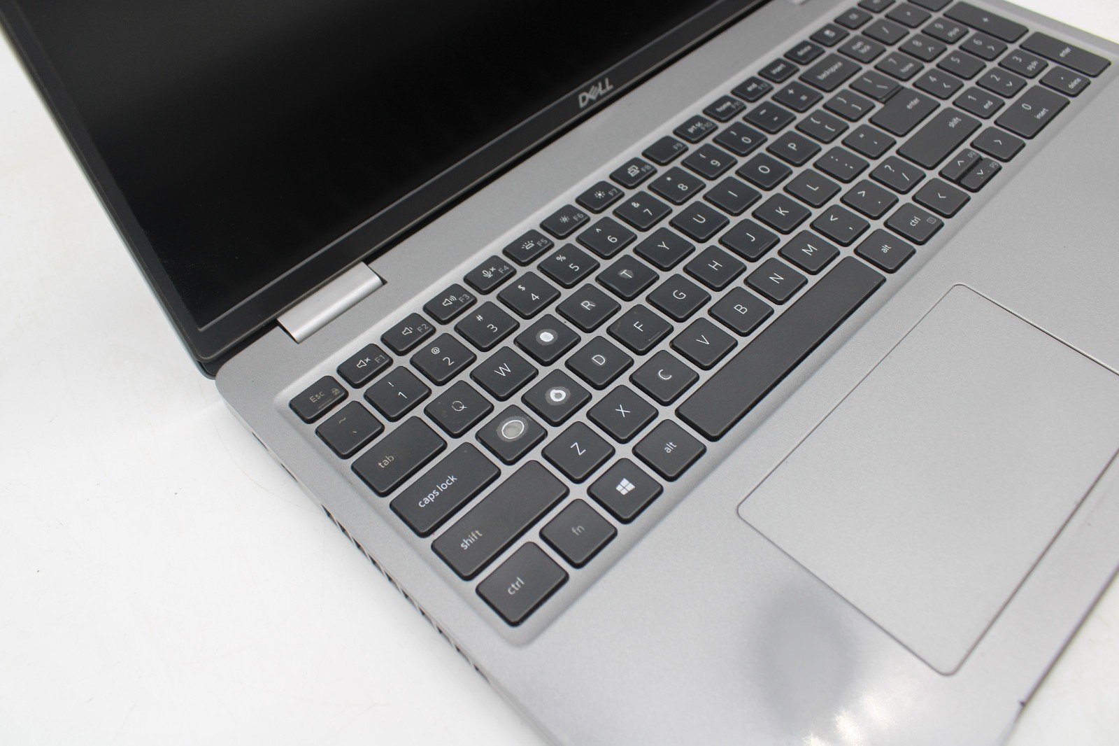 Dell Latitude 5520 – Intel Core i5-1135G7, No RAM/SSD/Battery – POSTS