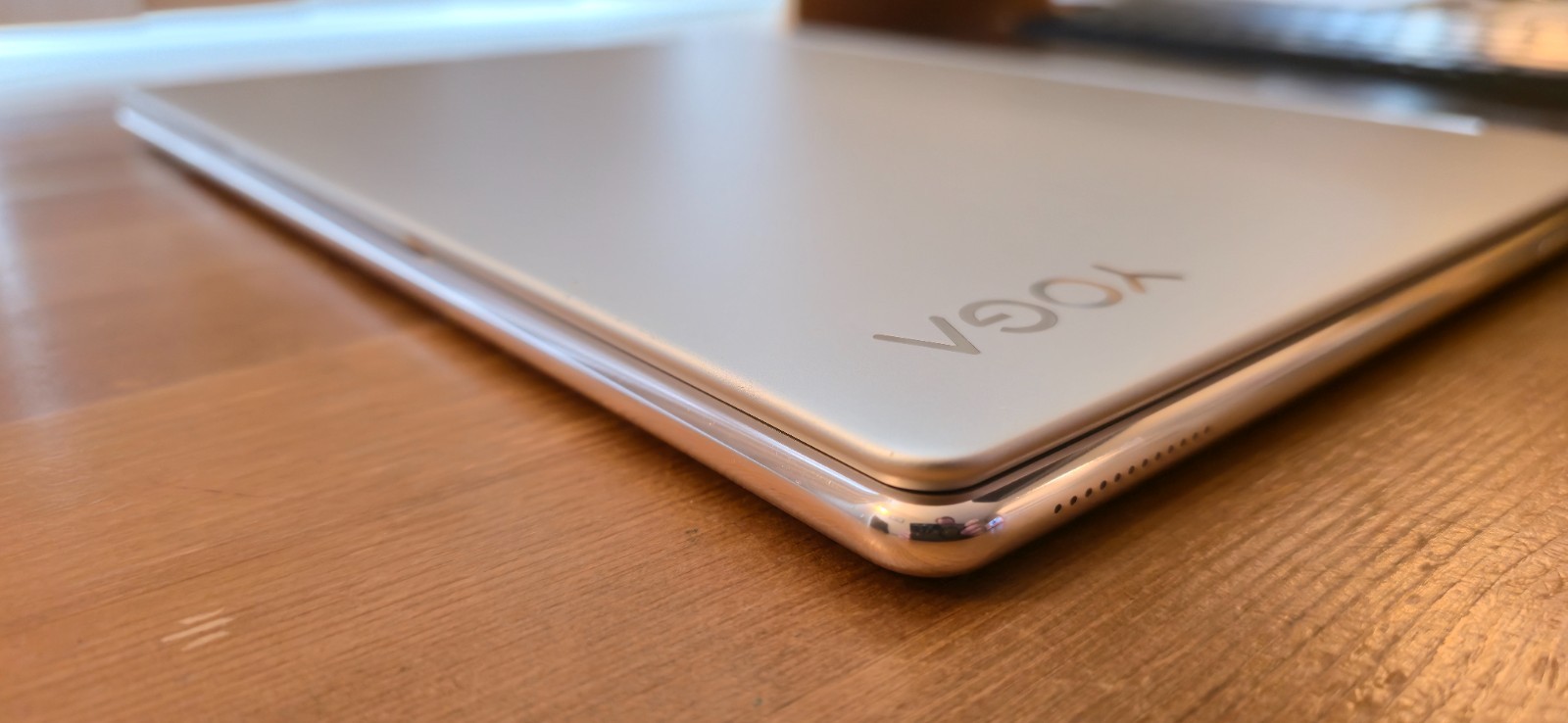 Lenovo Yoga 9i 2-in-1 14″ 2.8K OLED Touch Laptop i7-1260P 16GB 512GB SSD Oatmeal