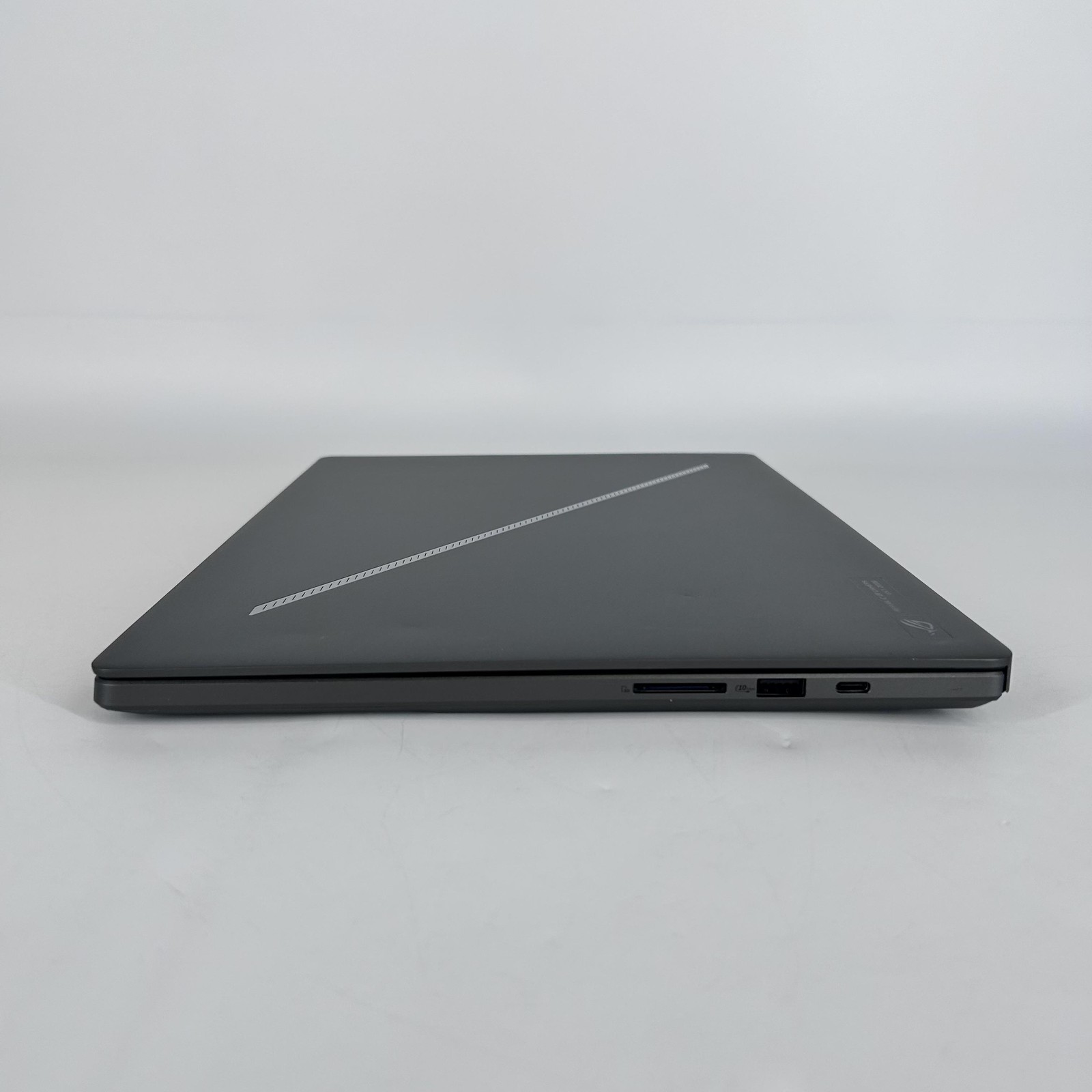 Asus ROG Zephyrus G16 GU605 16 240Hz QHD+ 2.9GHz Ultra 9 285H 32GB 2TB RTX 5080