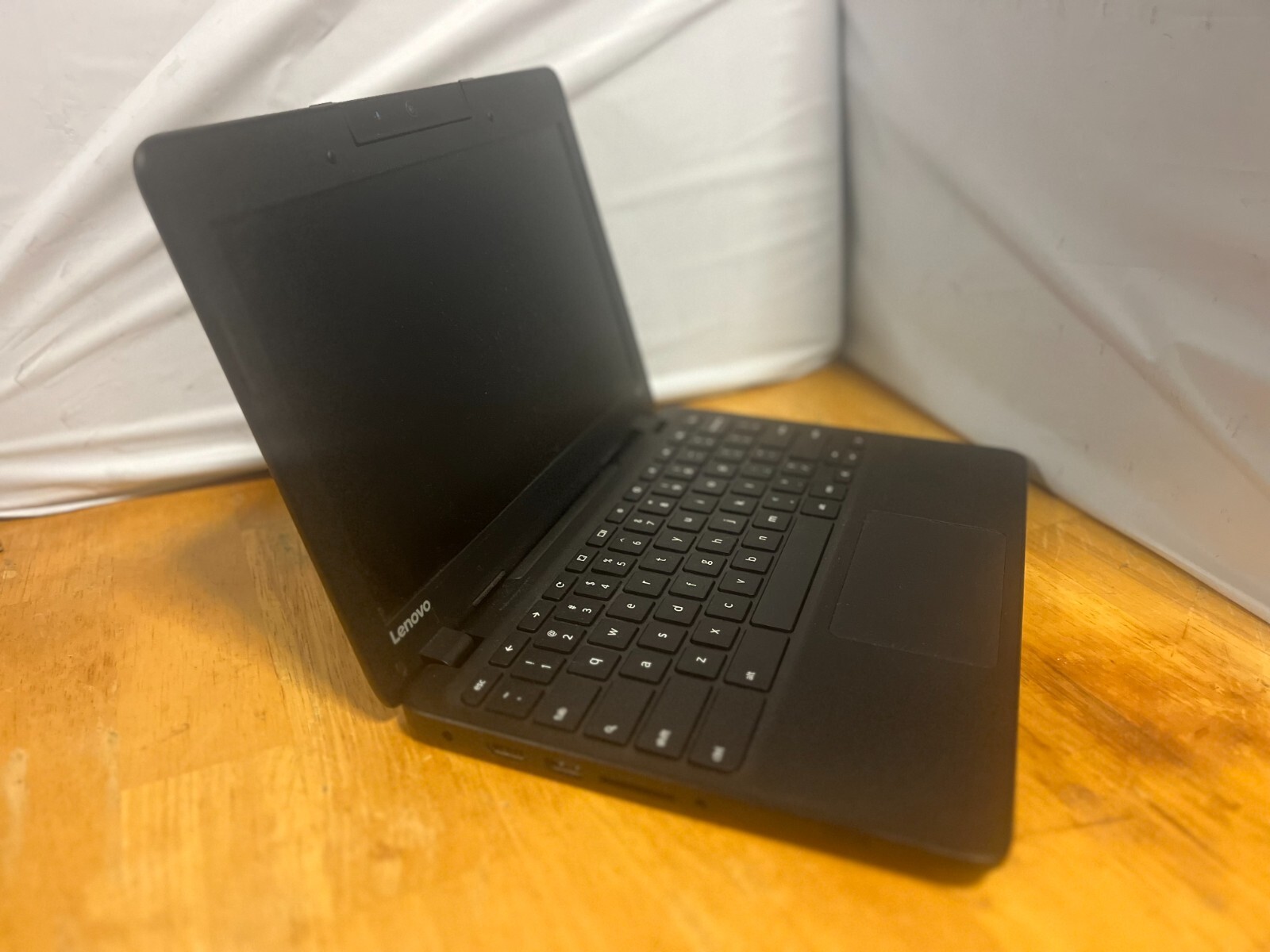 Lenovo N23 Chromebook 11.6″ (16GB eMMC, Intel Celeron N3060, 4GB RAM) Laptop…
