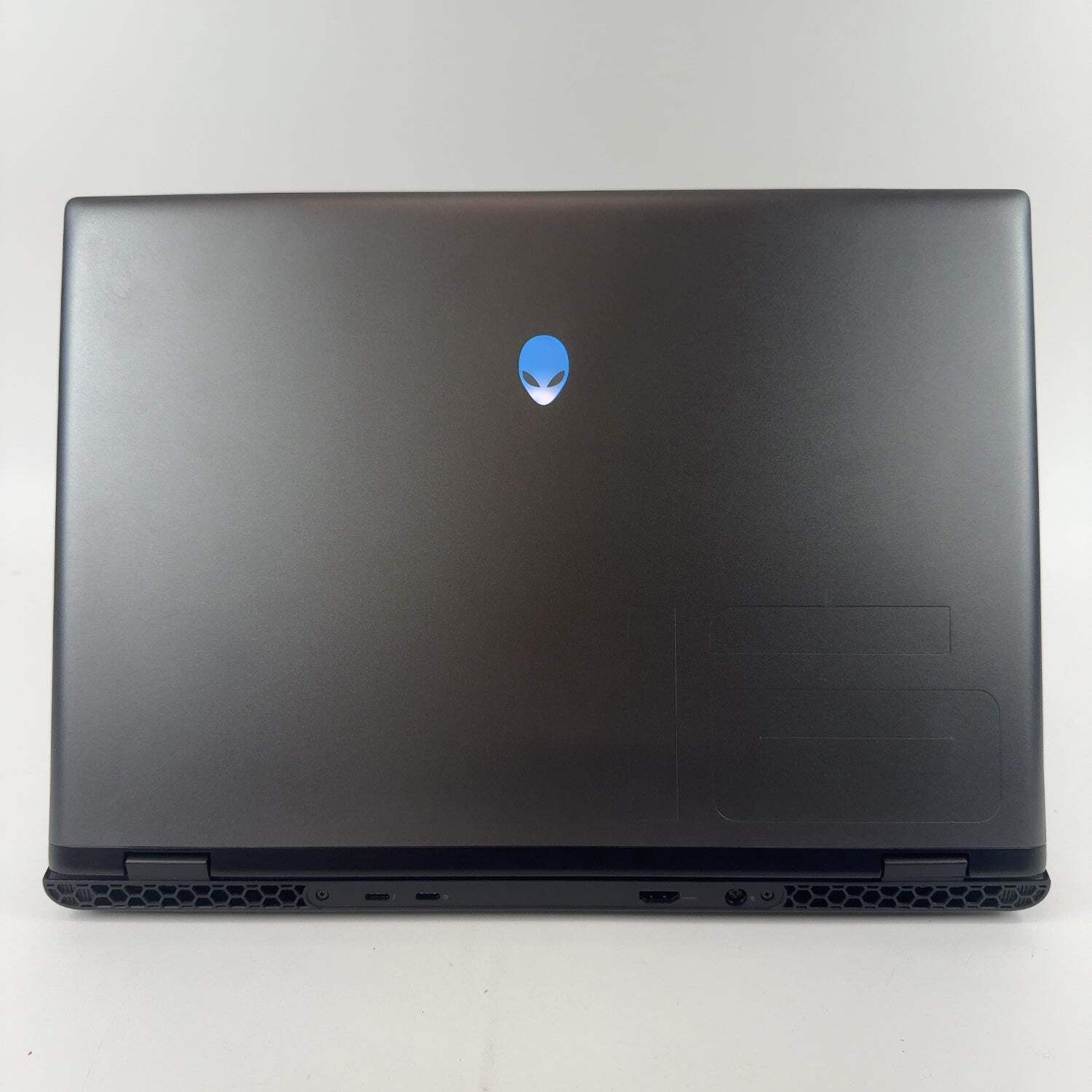 Alienware M16 R2 16″ Core Ultra 9 185H 5.1GHz 32GB RAM 1TB SSD GeForce RTX 4070