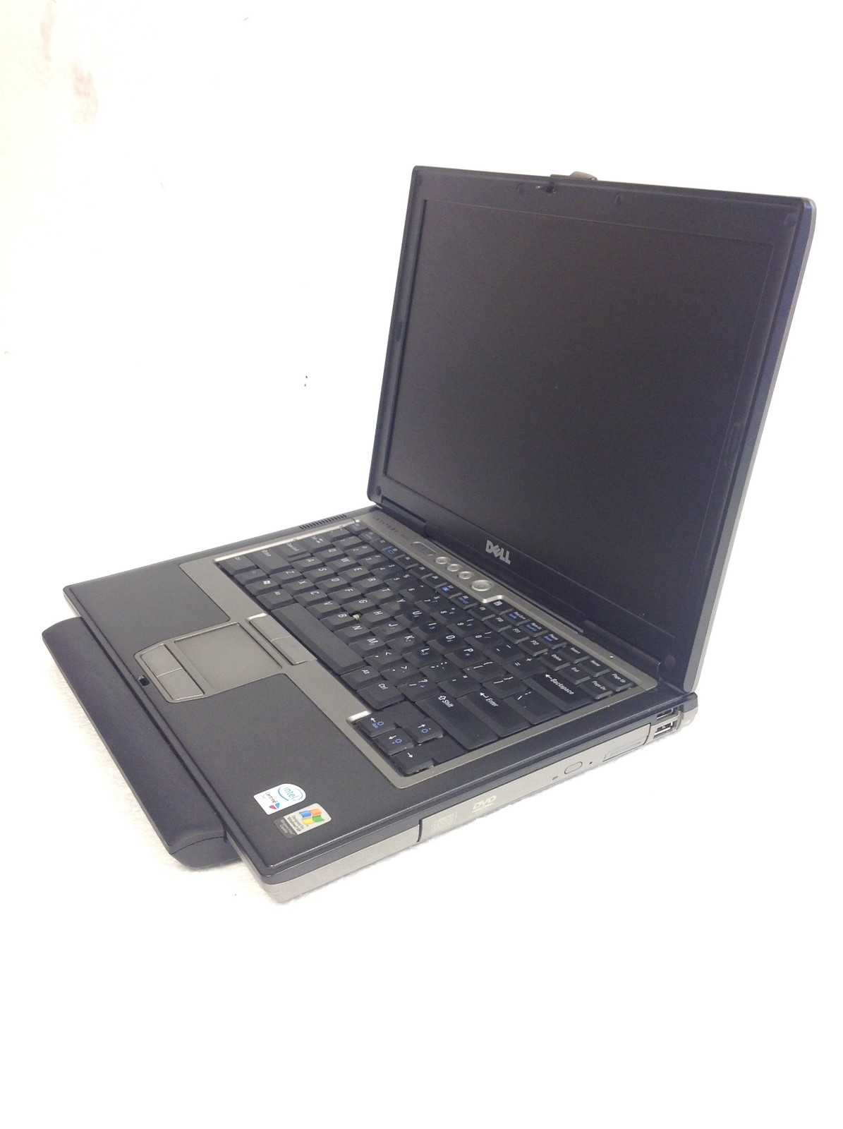 Dell Latitude D620 Core Duo 1.66GHz 14.1″ Laptop w/ 512MB RAM,DVDROM, READ