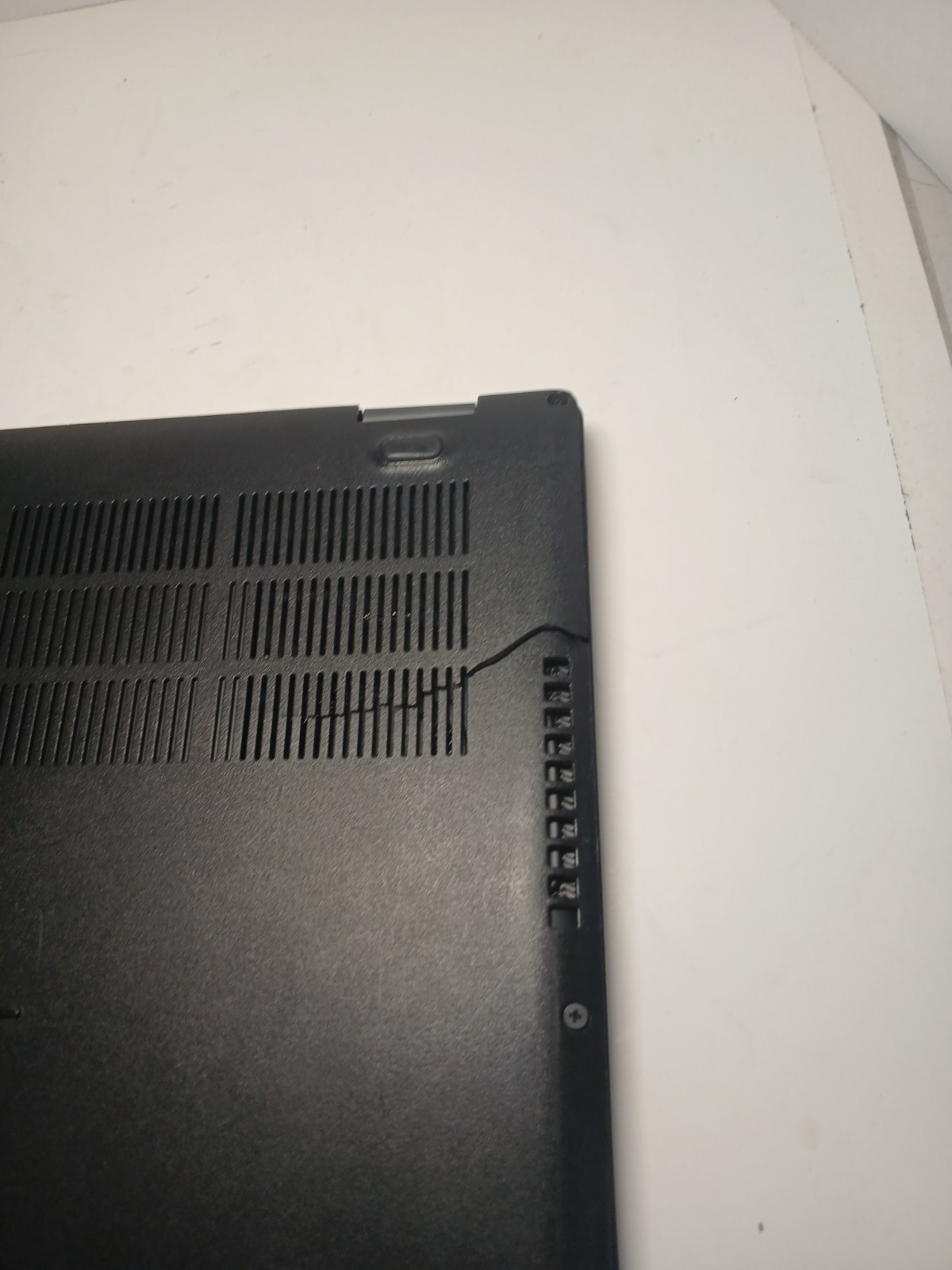 Dell Latitude 5400 i5-8365U 4GB RAM No SSD/HDD/OS! BAD LCD #97
