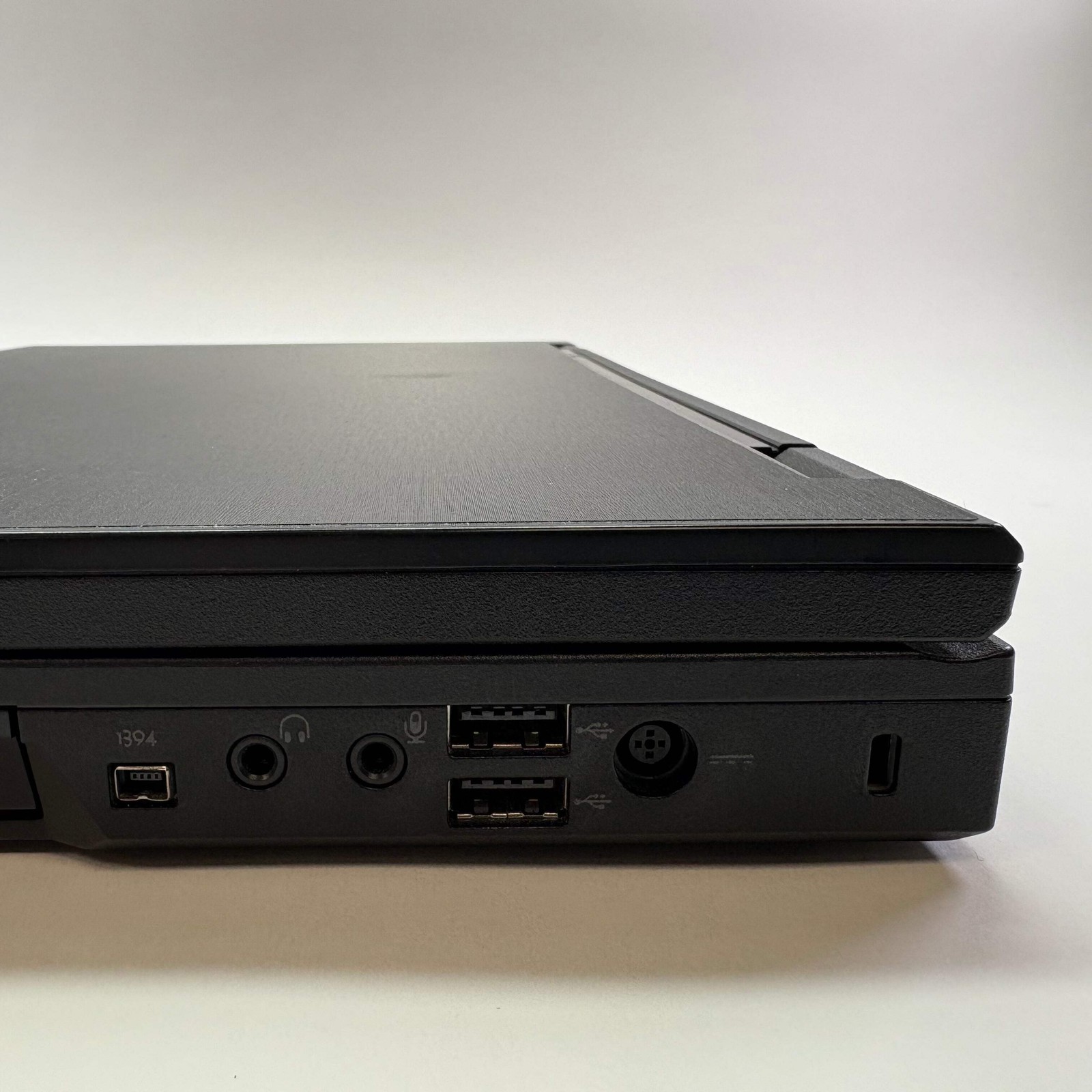 Broken Dell Latitude E5500 Core 2 Duo 1.8GHz 2GB RAM NO HDD PARTS ONLY