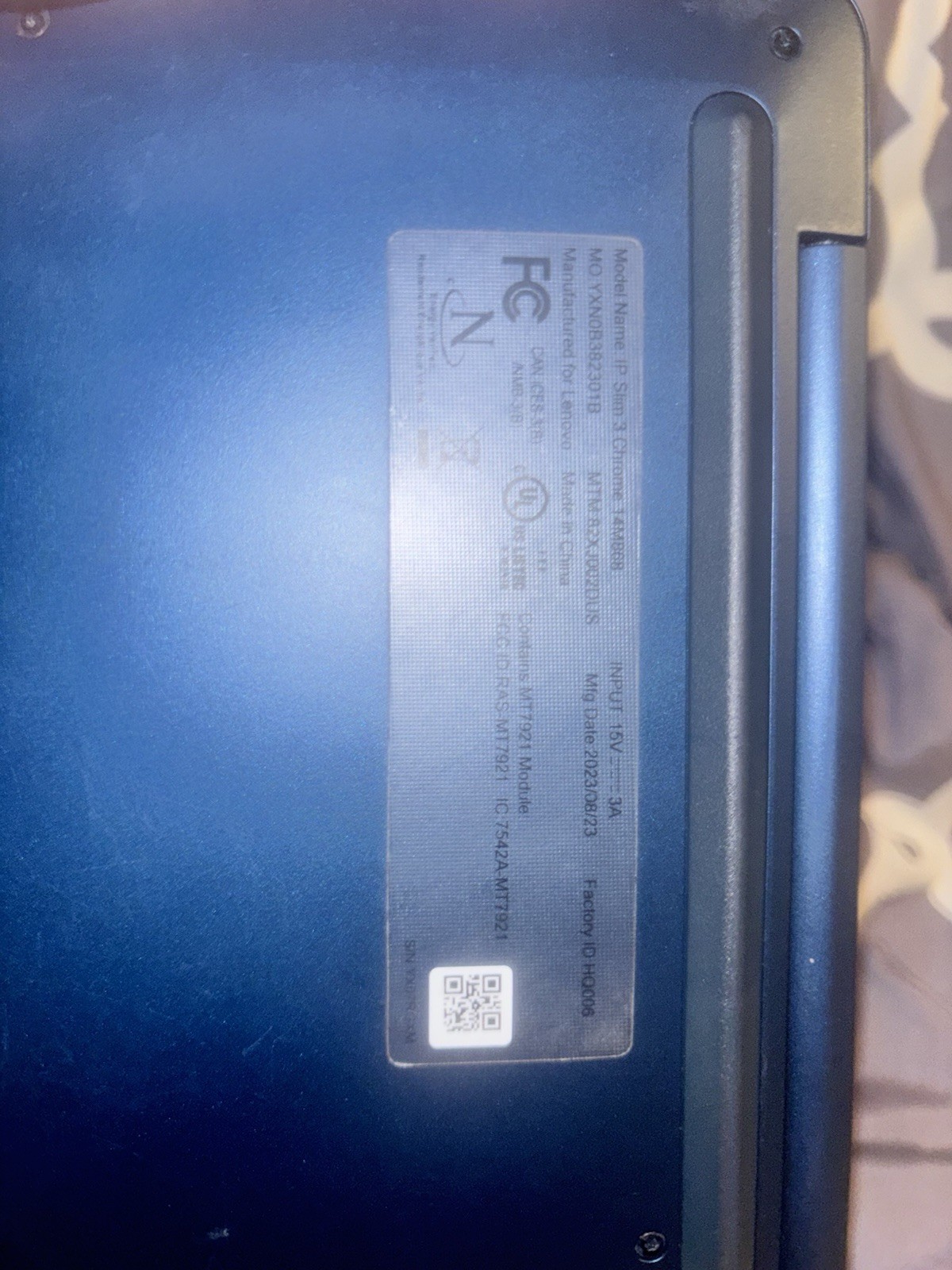 Lenovo IP Slim 3 Chrome 14M868 14in Chromebook 4GB 64GB eMMC Blue
