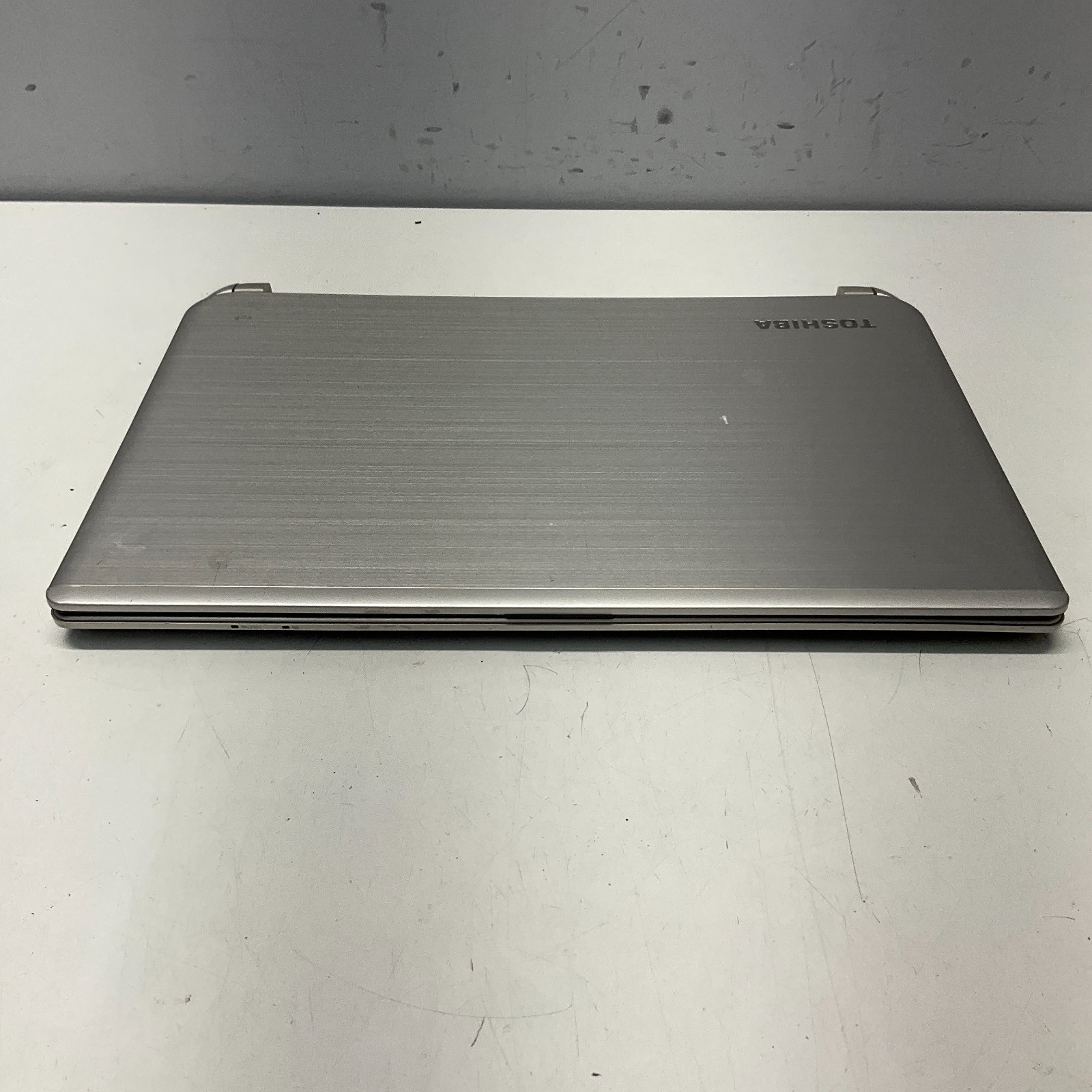 Toshiba Satellite E45t-B i5-5200U 2.20 Ghz 4GB 250GB SSD Win 10 Laptop NO BATT