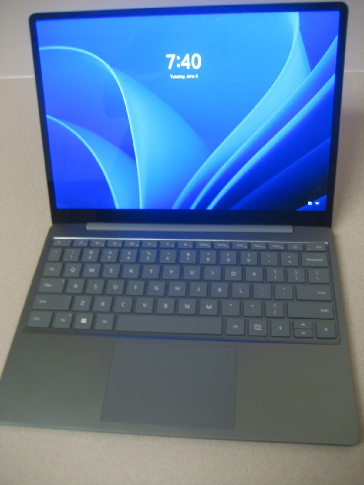 Microsoft Surface Laptop Go 3 12th Gen i5-1235U 12.4″ 8GB 256GB SSD Win 11 Home