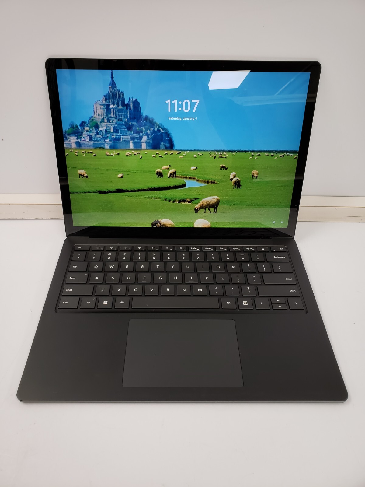 (B515) Microsoft 1868 Laptop