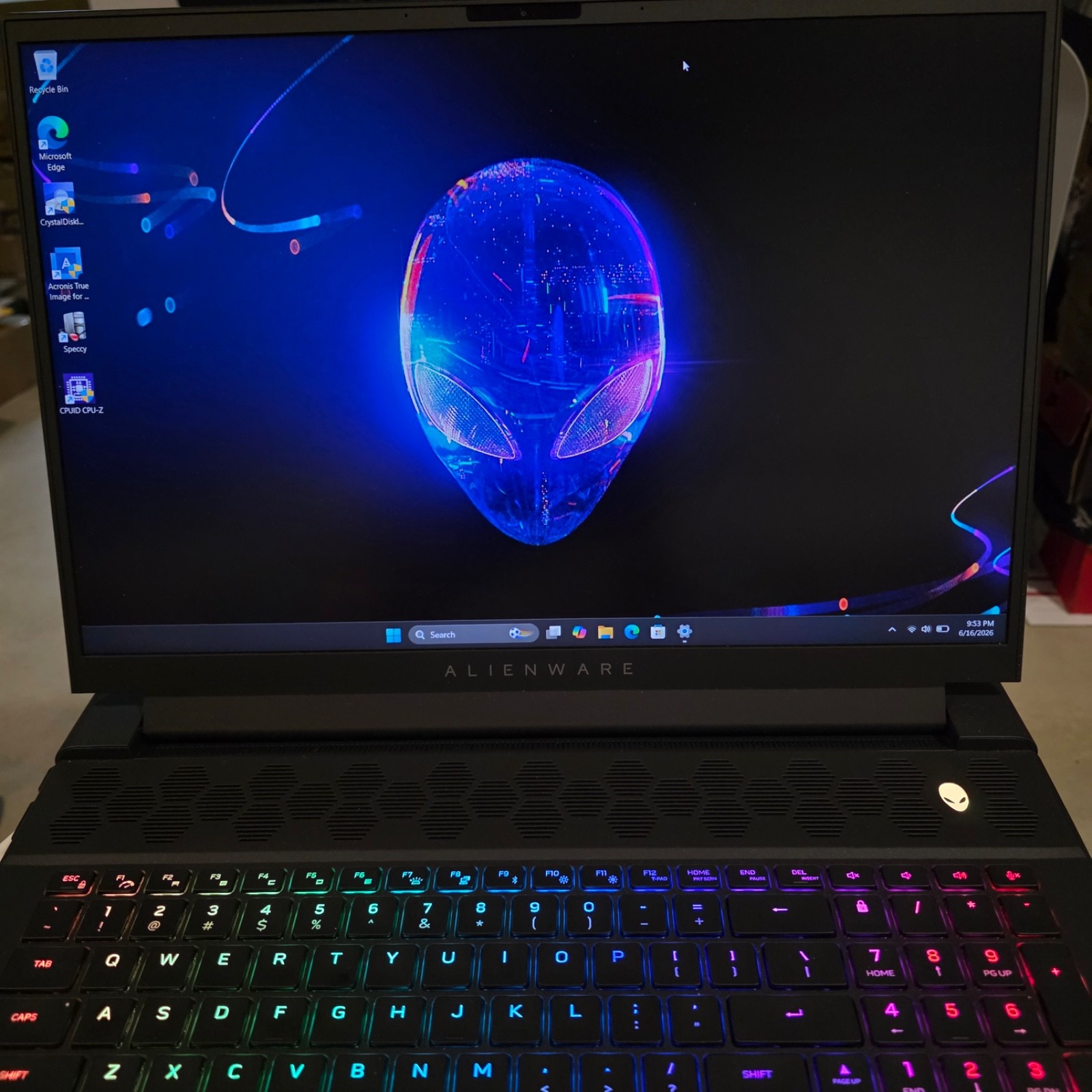 Alienware M18 R1 480Hz i9-13980HX 32GB 2TB SSD RTX 4090 175W 16G DDR6 CherryMX