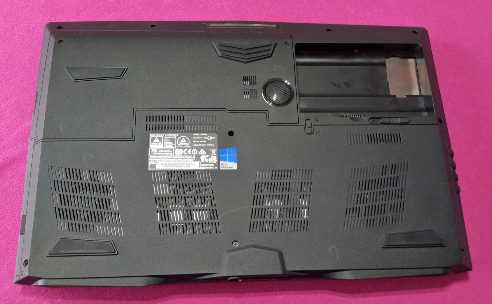 Sager Clevo P770DM NP9775 I7-6700K 2.8-4.4Ghz 48GB 1TB NVME NVIDIA P3000 W11