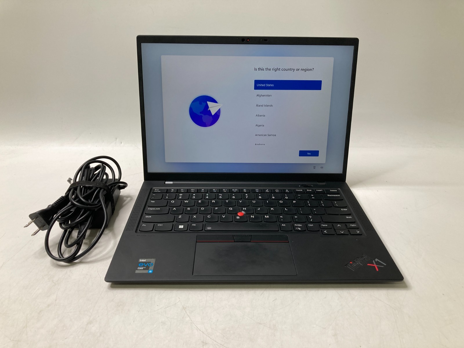 Lenovo ThinkPad X1 Carbon Gen 9 i5-1145G7 2.40GHz 8GB 512GB NVMe Win11 Pro