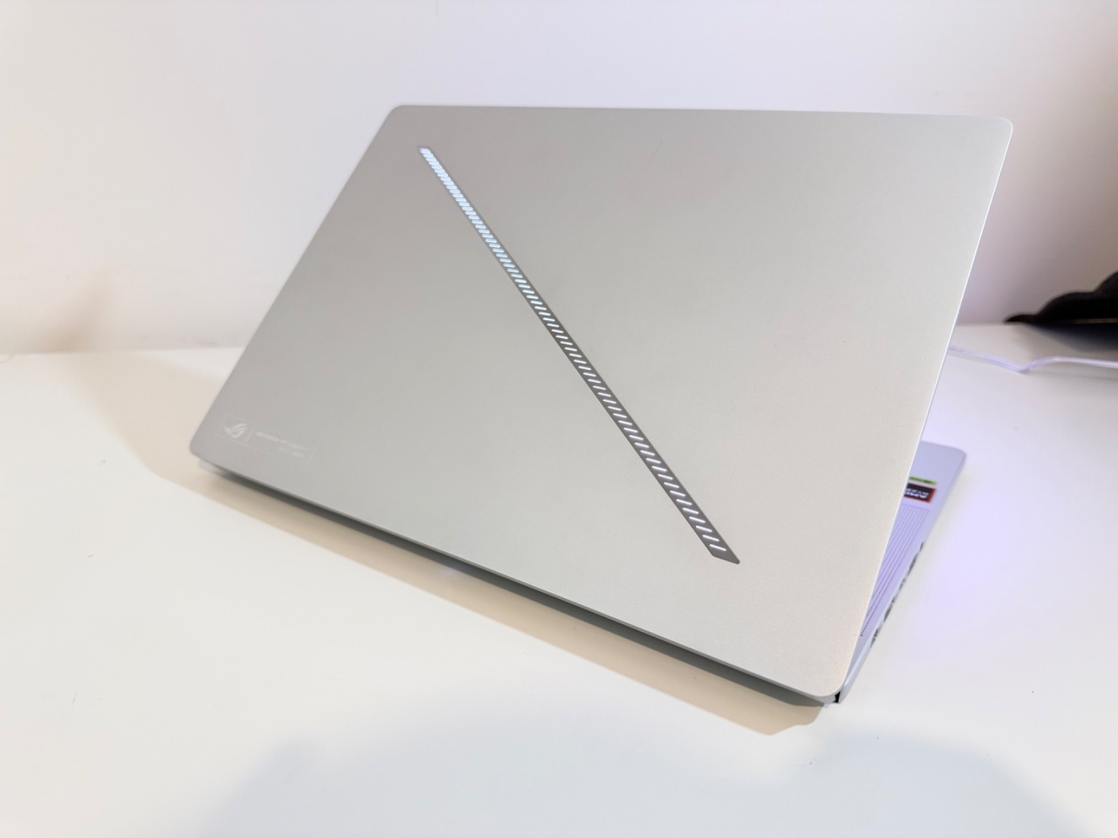 ASUS ROG Zephyrus G14/3K OLED 120Hz/Ryzen 9 270/16GB/1TB SSD/RTX 5060