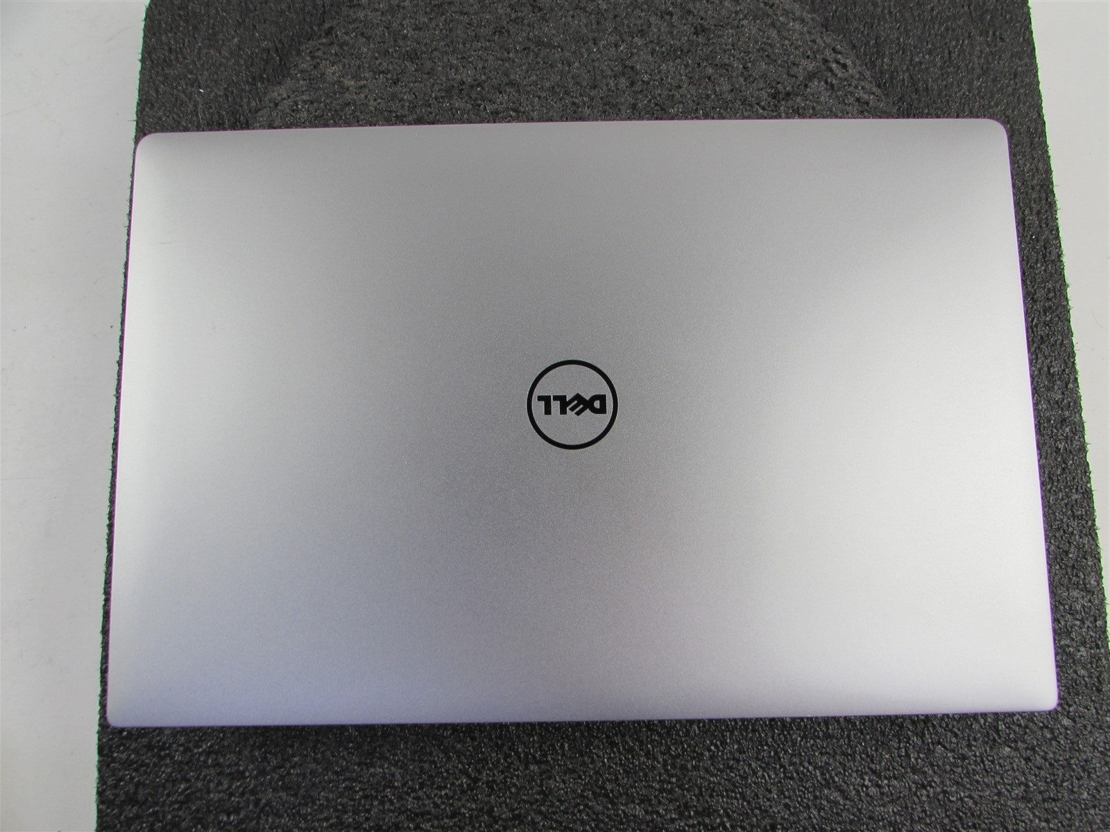 DELL XPS 15 9560 4K TOUCH I7-7700HQ 1TB SSD 32GB RAM NVIDIA GTX 1050 NO O.S