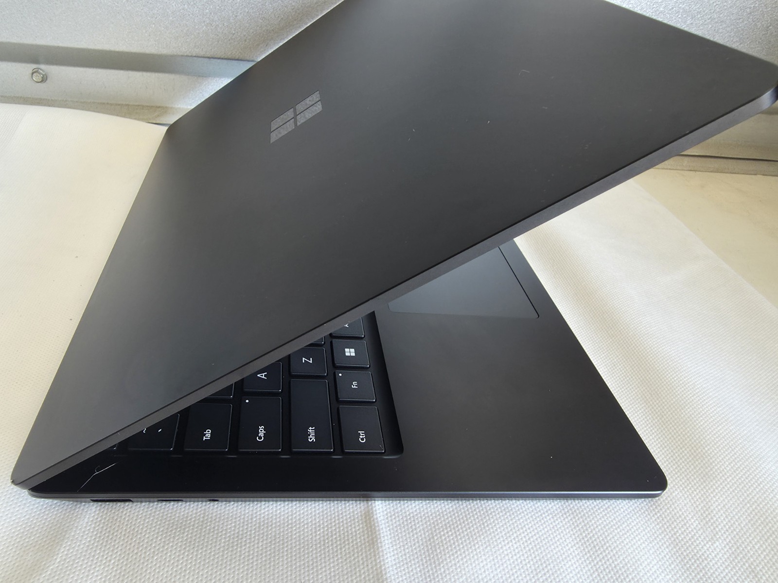 Microsoft Surface 13.5″ Laptop 4 i7-1185G7 3.0GHz 16GB 256GB Model 1951 No OS