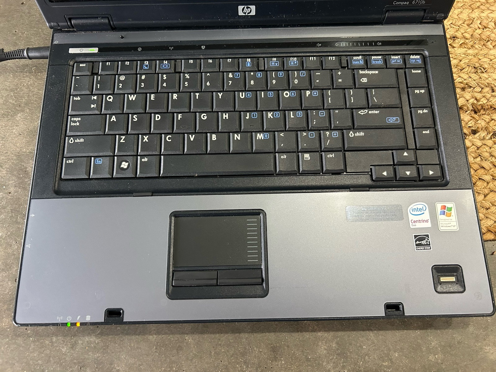 HP Compaq 6710b Laptop For Parts As Is Turns On No Cord Vintage