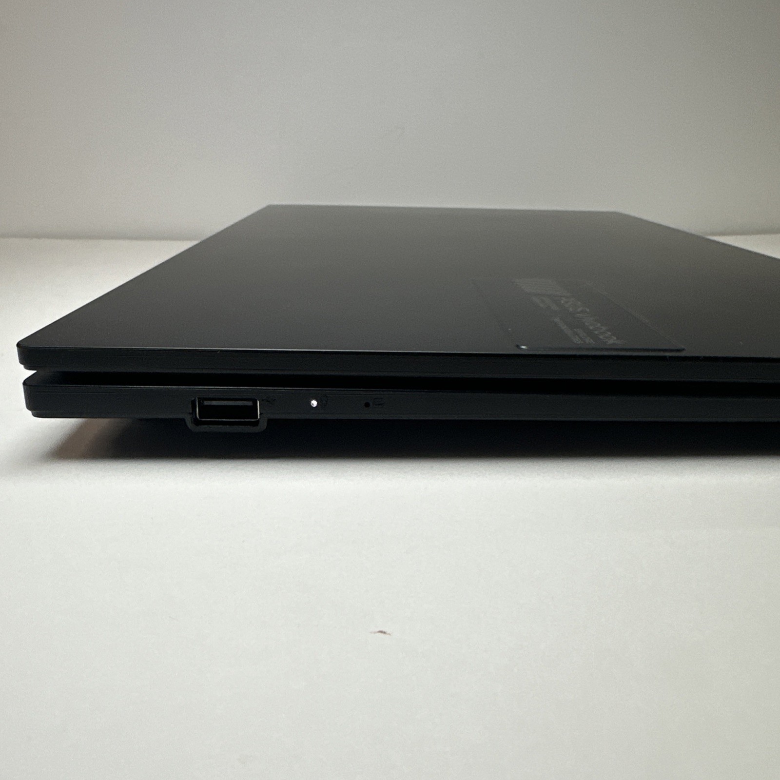 ASUS Vivobook Go 15.6” FHD Slim Laptop, AMD Ryzen 3 7320U 8GB Ram 128GB SSD WIN