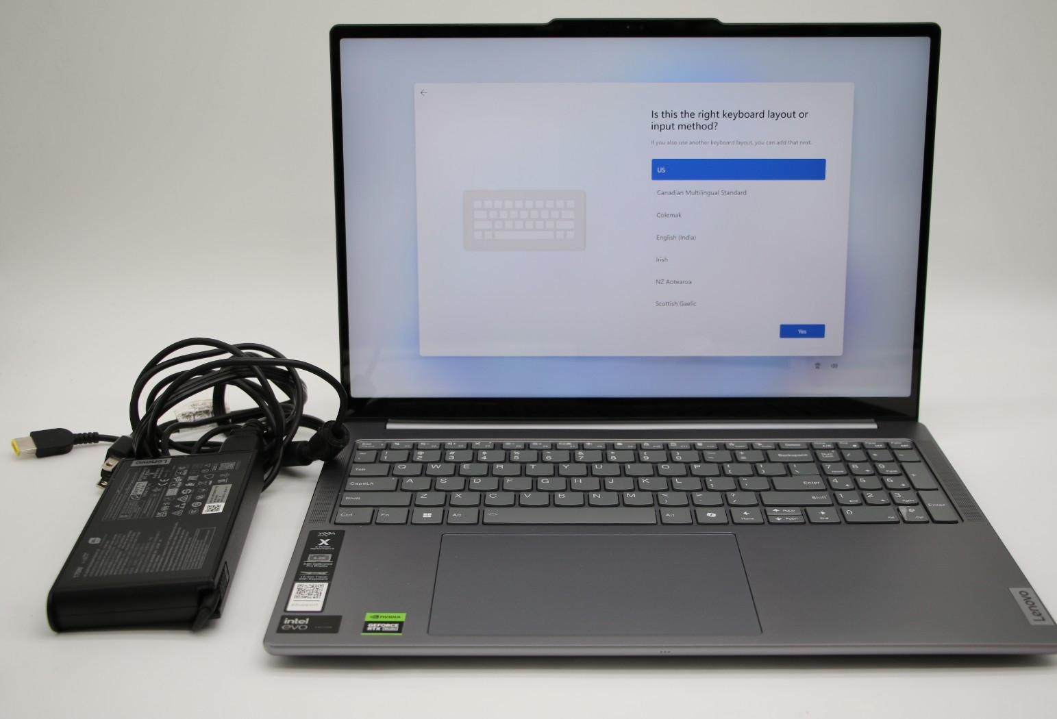 Lenovo Yoga Pro 9i 16IMH9 16″ Core Ultra 9 185H 32GB RAM 1TB GeForce RTX 4050