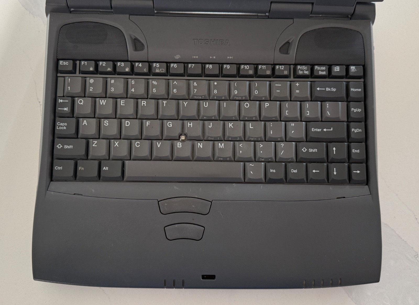 Toshiba Satellite 2520CDS Laptop (Vintage, 1999), AMD K6-2 300 processor