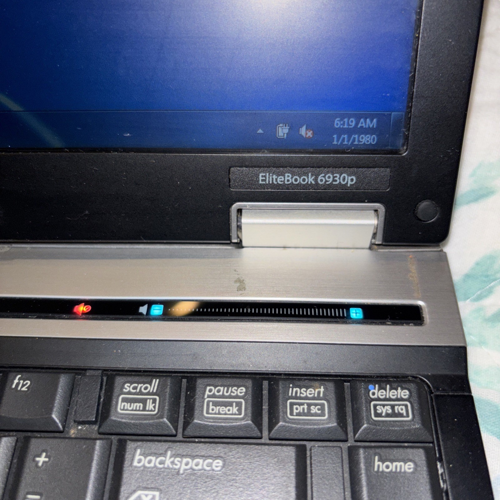 hp elitebook 6930p With Charger Powers On Windows 7 Intel Core 2 VPro