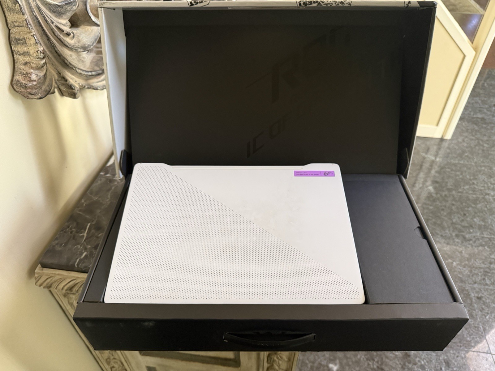 ASUS ROG Zephyrus G14 14in Ryzen 9 16GB 1TB SSD RTX 3060 White