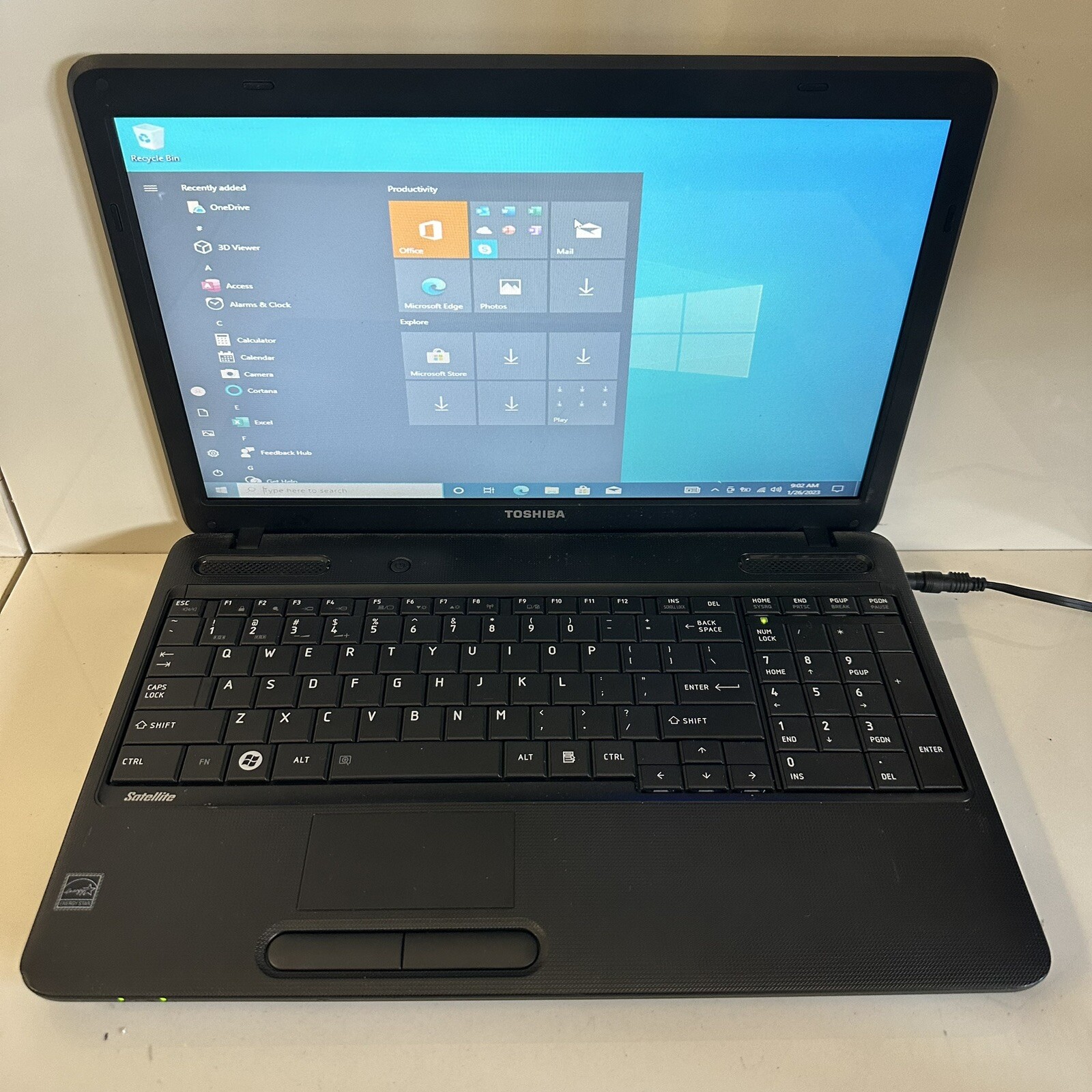 15.6” Toshiba Laptop C655-S5082 Celeron 2.20GHz 2GB RAM 300GB HDD For Parts