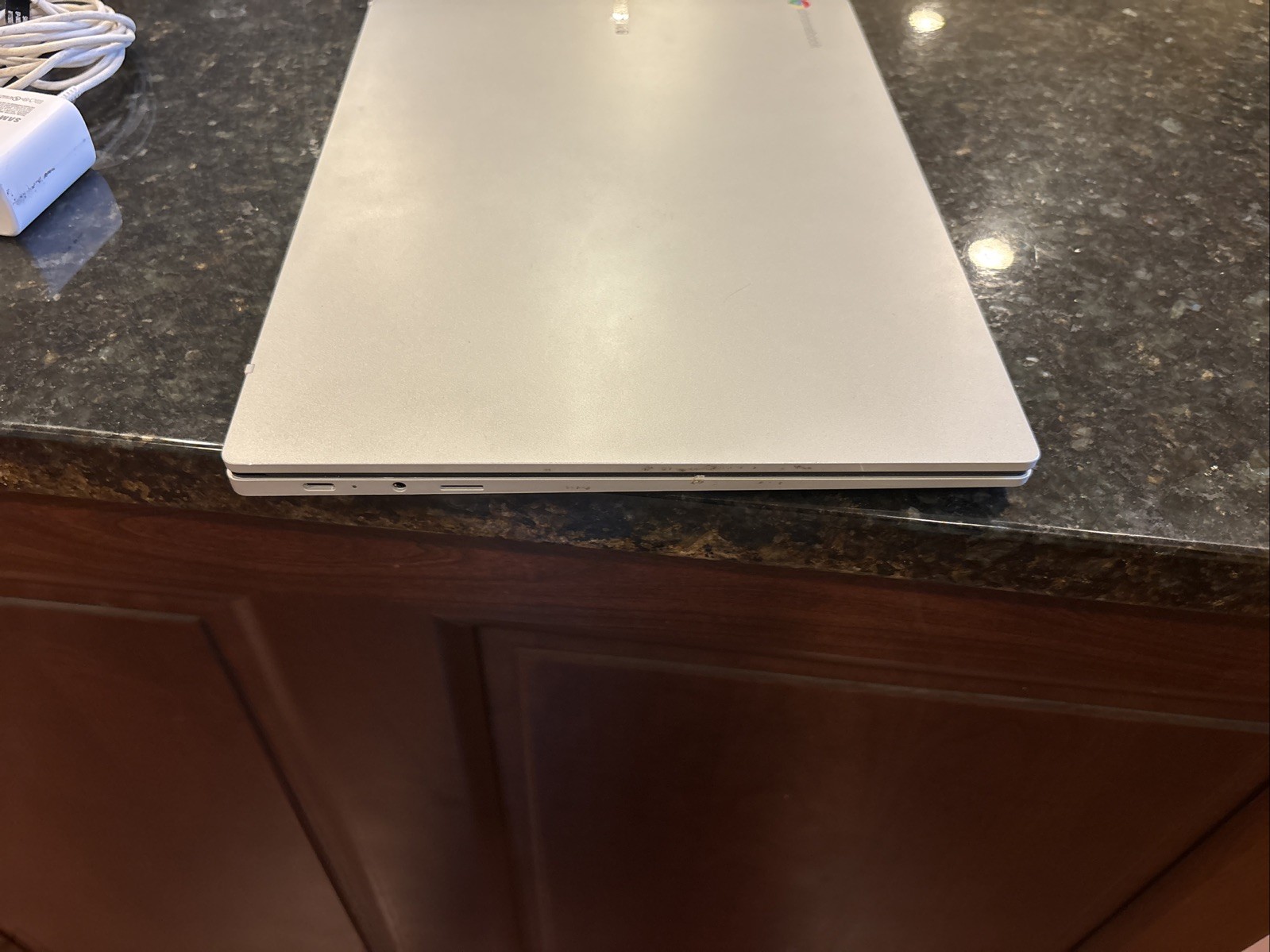 Samsung Galaxy Chromebook XE345XDA 14″ Celeron N4500 1.1GHz 4GB RAM 32GB