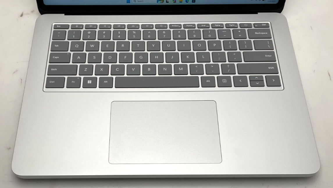 Microsoft Surface Laptop Studio 2 2029 14.4″ TCH i7-13800H 32gb Ram 1TB SSD W11