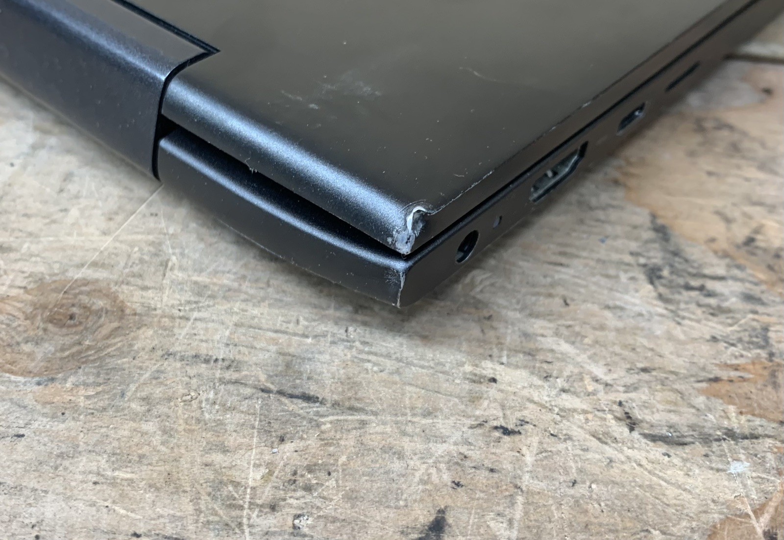 Dell Inspiron 7591 2-in-1 Core i7-10510U@1.80GHz 16GB DDR4 RAM NO SSD/HDD/OS