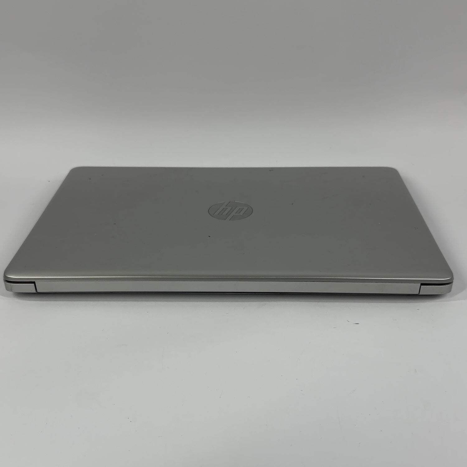 Broken HP Laptop 15-db0031nr 15.6″ A9-9425 3.1GHz 4GB RAM 1TB SSD Damaged Bezel