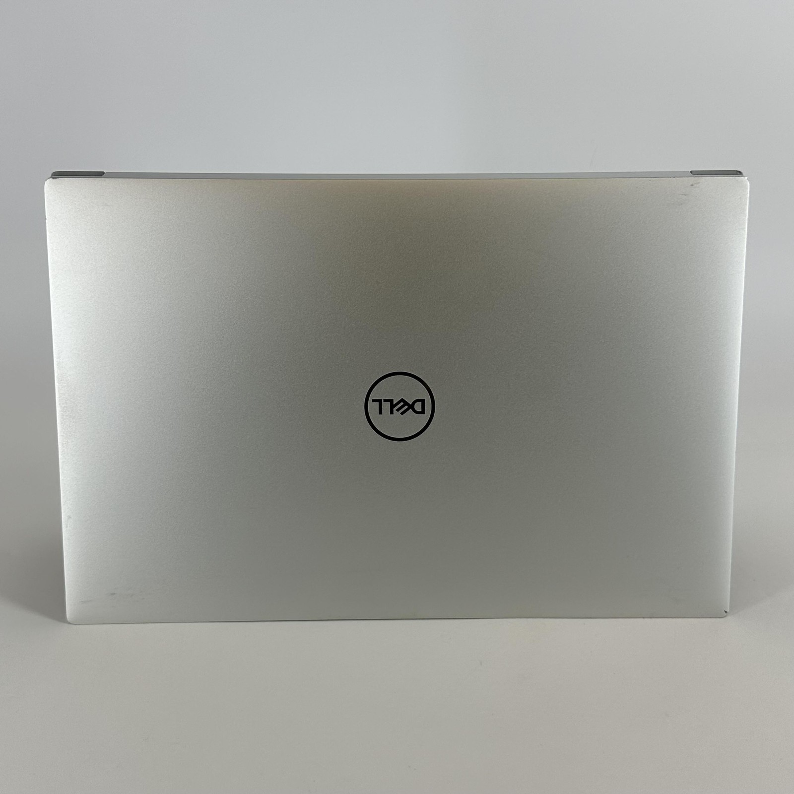 Dell XPS 15 9520 Silver FHD+ 2.5 GHz i9-12900HK 32GB 512GB SSD RTX 3050 Ti Good