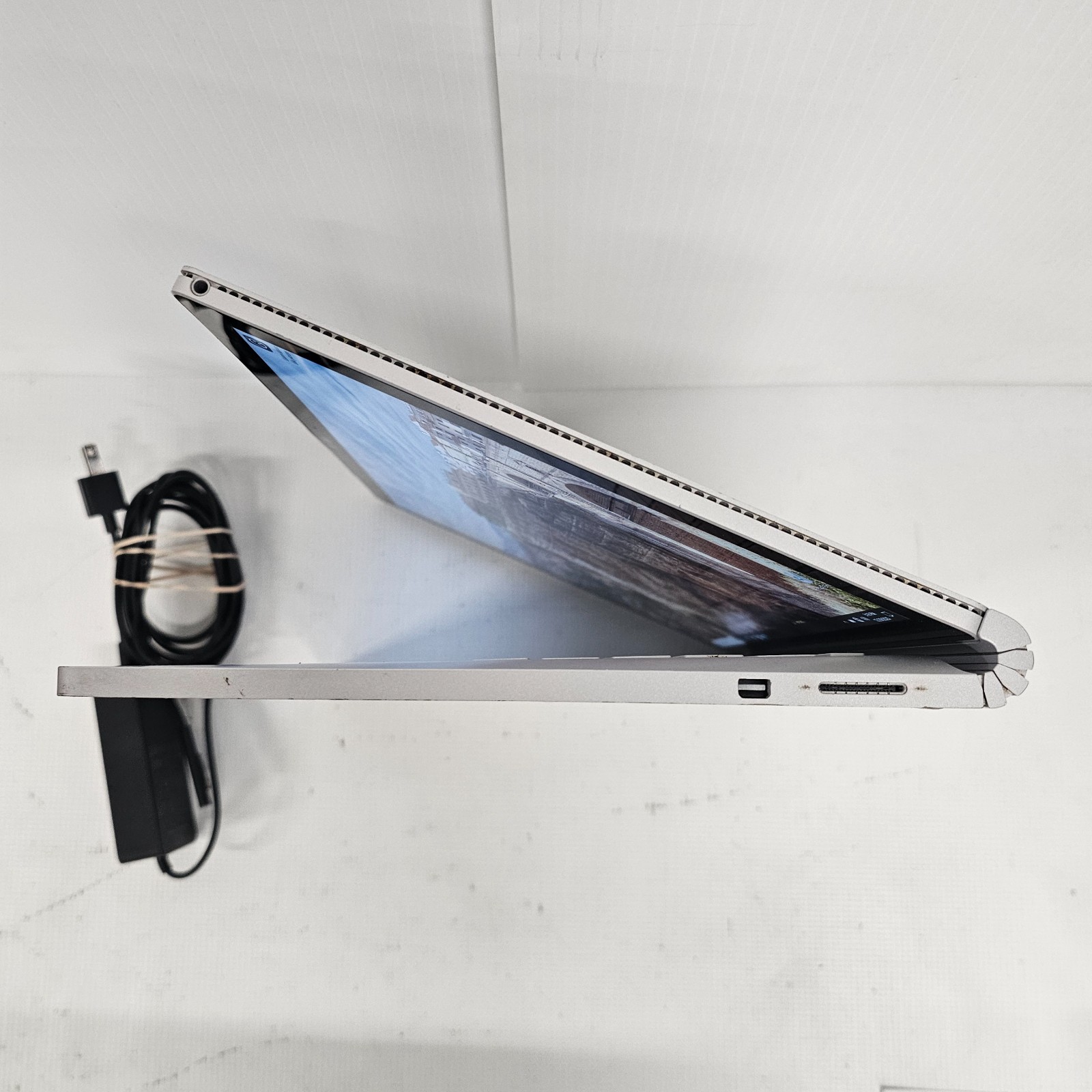 Microsoft Surface Book Intel Core i7-6600u 16GB RAM 512GB SSD NVidia GTX 965M