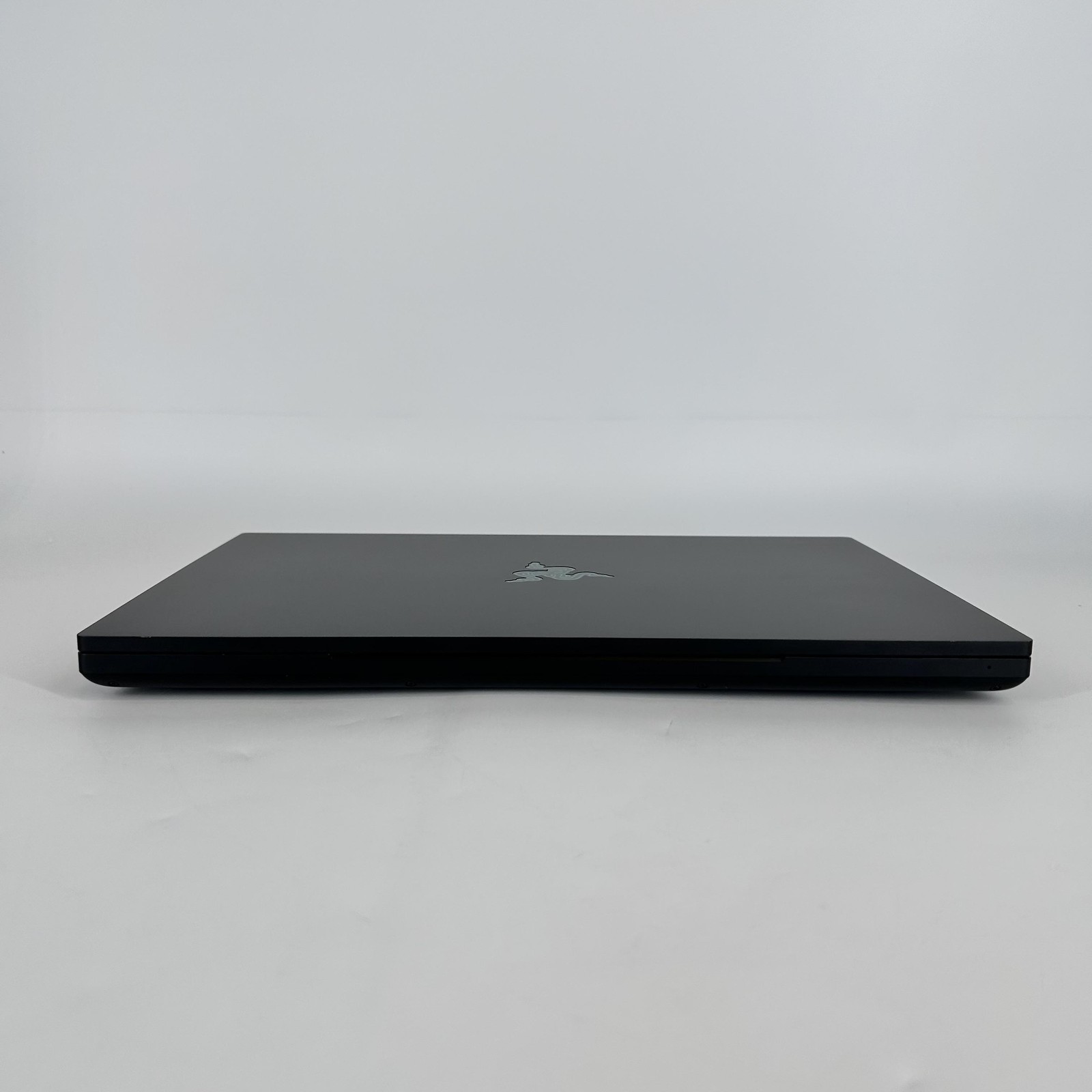 Razer Blade 16 120Hz UHD+ 2024 2.2GHz i9-14900HX 64GB 2TB/2TB RTX 4090 Very Good