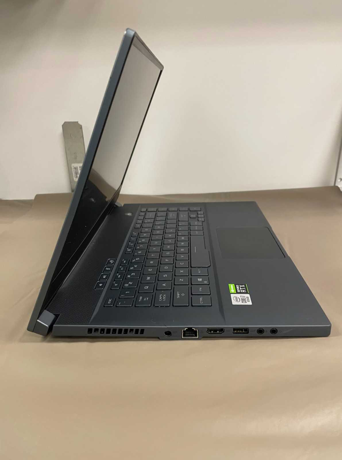 ASUS ROG Zephyrus M15 15.6″ Gaming Laptop， i7-10750H, RTX 2070 （Damage）
