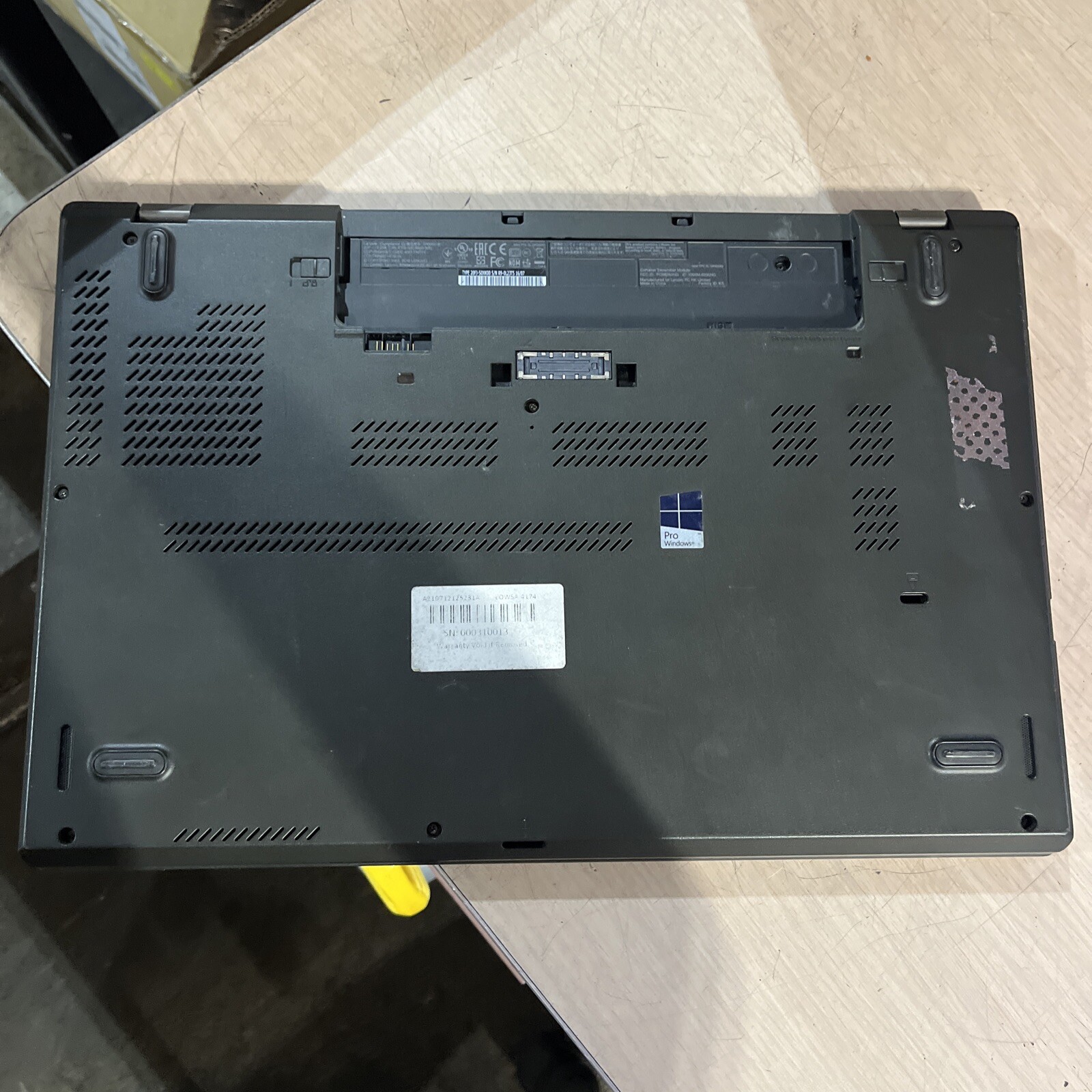 LENOVO THINKPAD T560 INTEL CORE I5-6300U 2.40GHZ 8GB RAM NO HD +