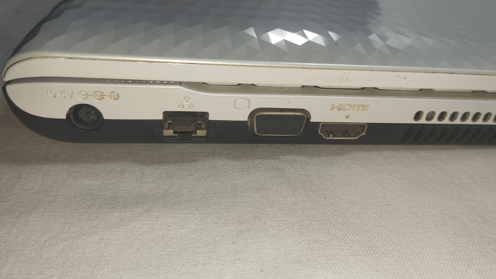 Sony VAIO VPCEL2S1R/W 500 gb SDD 6GB Ram Windows 7 Home 64 AMD