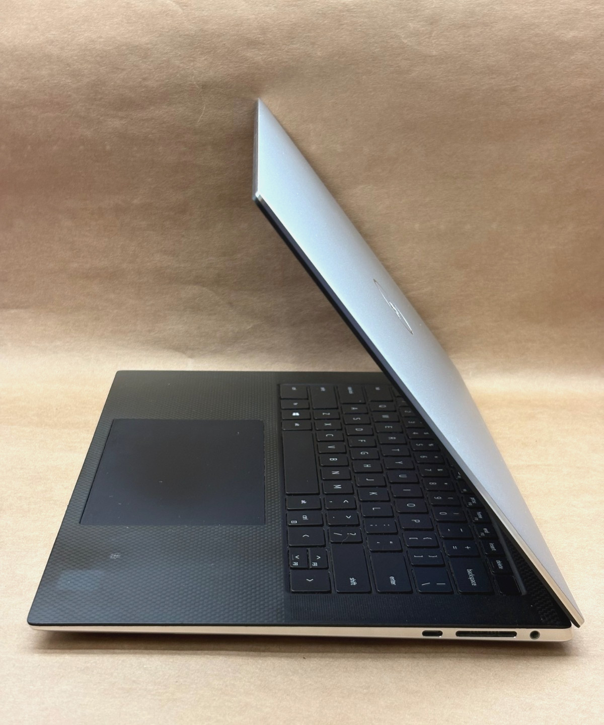 Dell XPS 15 9510 11th Gen. Intel Core i9-11900H 2.50GHz 32GB 1TB SSD Laptop