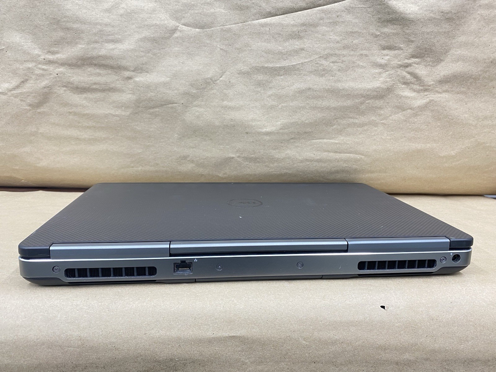 Dell Precision 7520 15.5″ 3840*2460 E3-1575M 8GB – 256GB SSD – Wi10 Pro READ