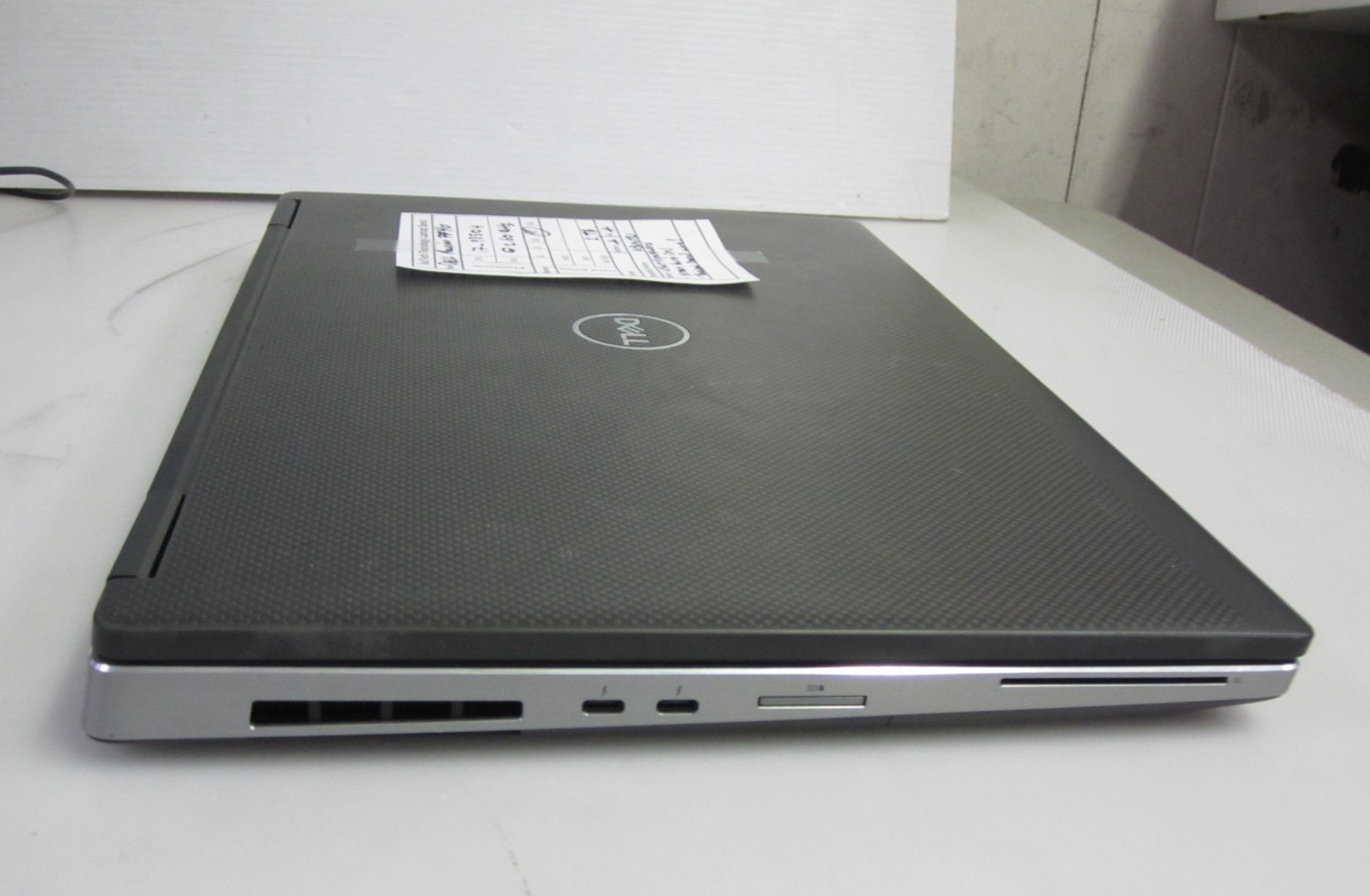 Dell Precision 7740 i7 9850H, 32GB, 2.60GHz 1 TB M2SSD UBUNTU LAPTOP READ