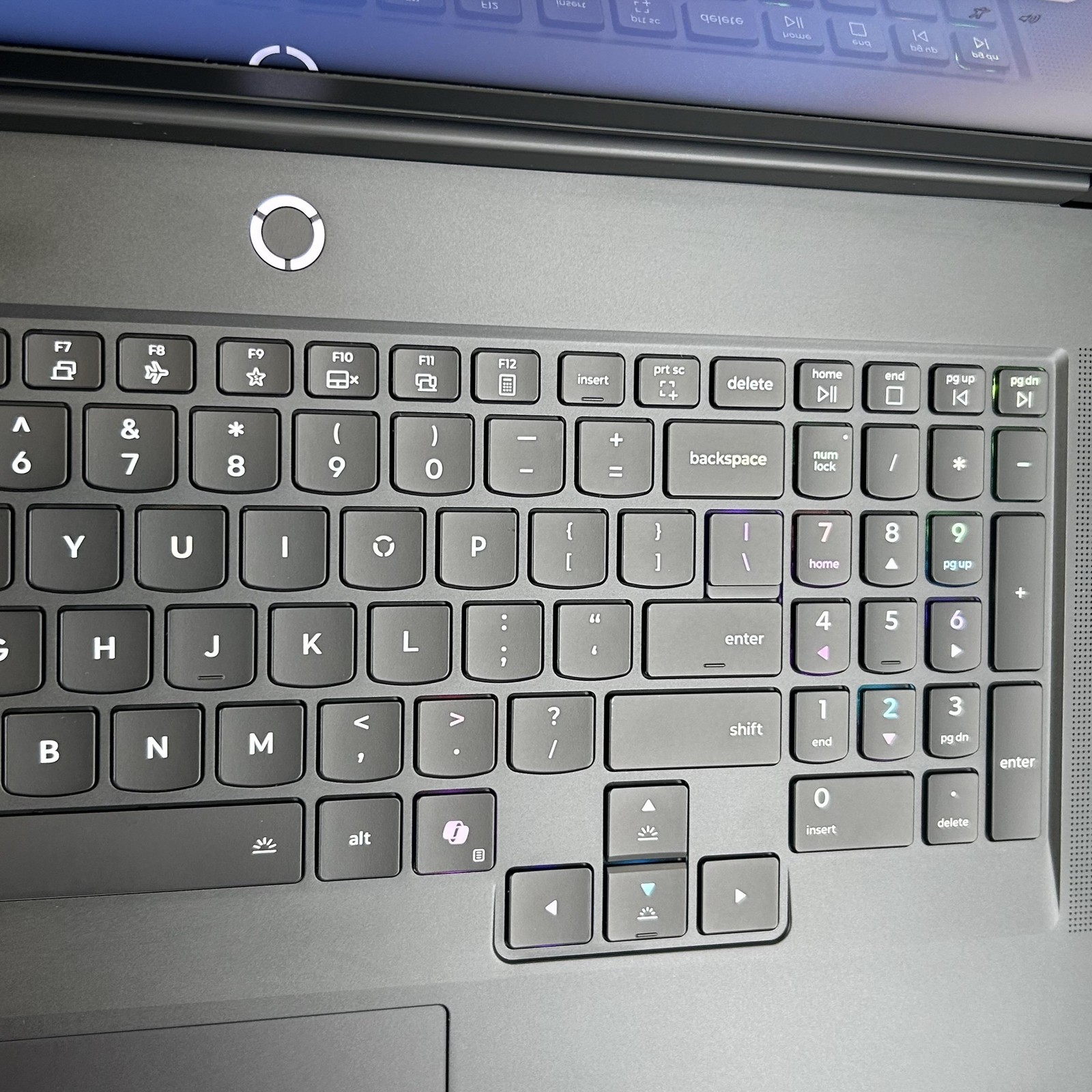 Lenovo Legion 9i Gen 10 18 UHD+ 2.7 GHz Ultra 9 275HX 64GB 2TB SSD RTX 5090 Good