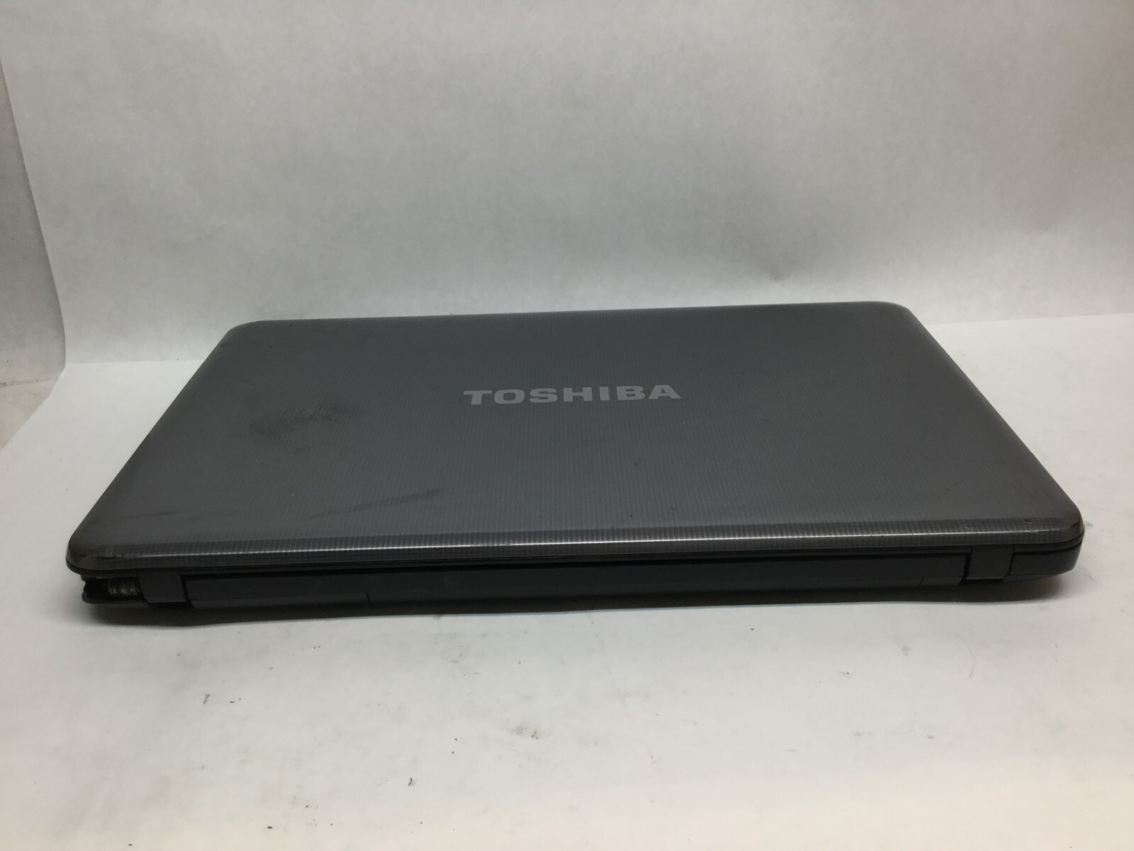 Toshiba Satellite C855D-S5116 15″ Laptop AMD A6-4400M-BROKEN HINGE -MZ