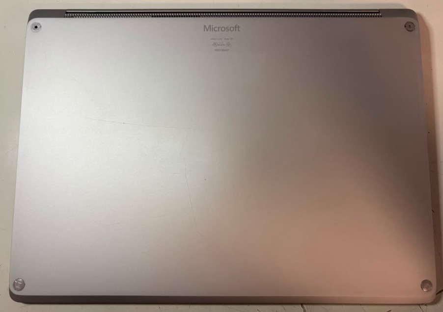 Used Microsoft Surface Laptop 2 13.5” Touch Intel i5 8GB/256GB SSD Win 11 (B)