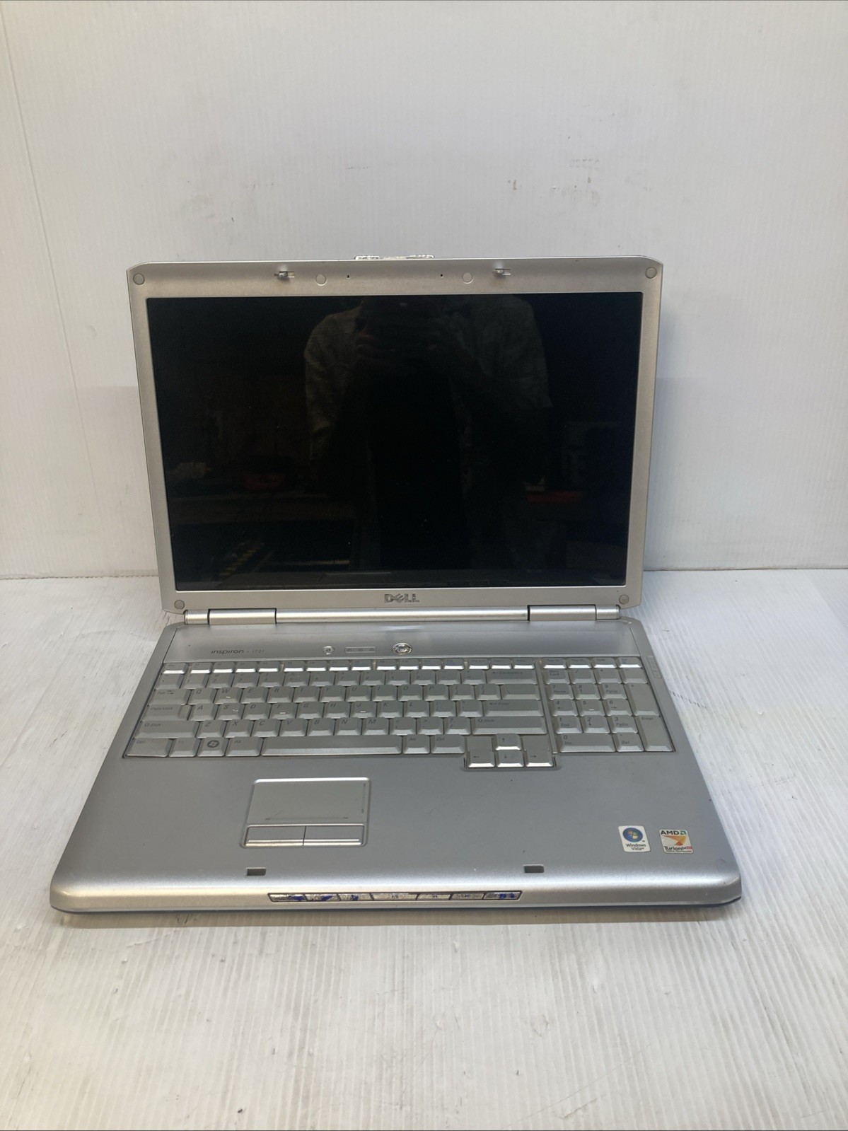 Dell Inspiron 1721 AMD Dual-Core 1.8GHz 2 GB NO HDD Boot to BIOS