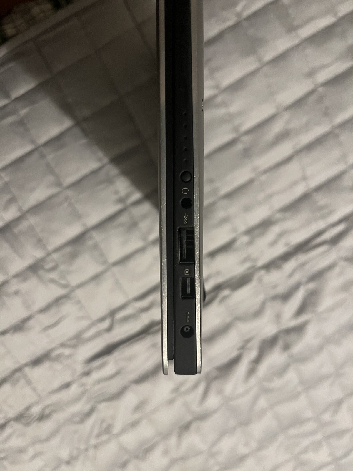 Dell XPS 13 9343 13.3″ Non-Touch i3-5010U@2.1GHz 4GB RAM 128GB SSD Win 10 Pro